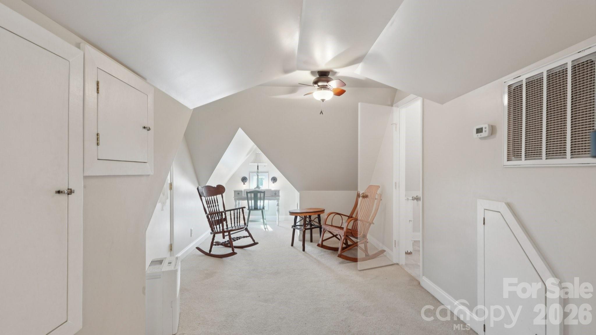 552 Hyde Park Drive Property Photo 26