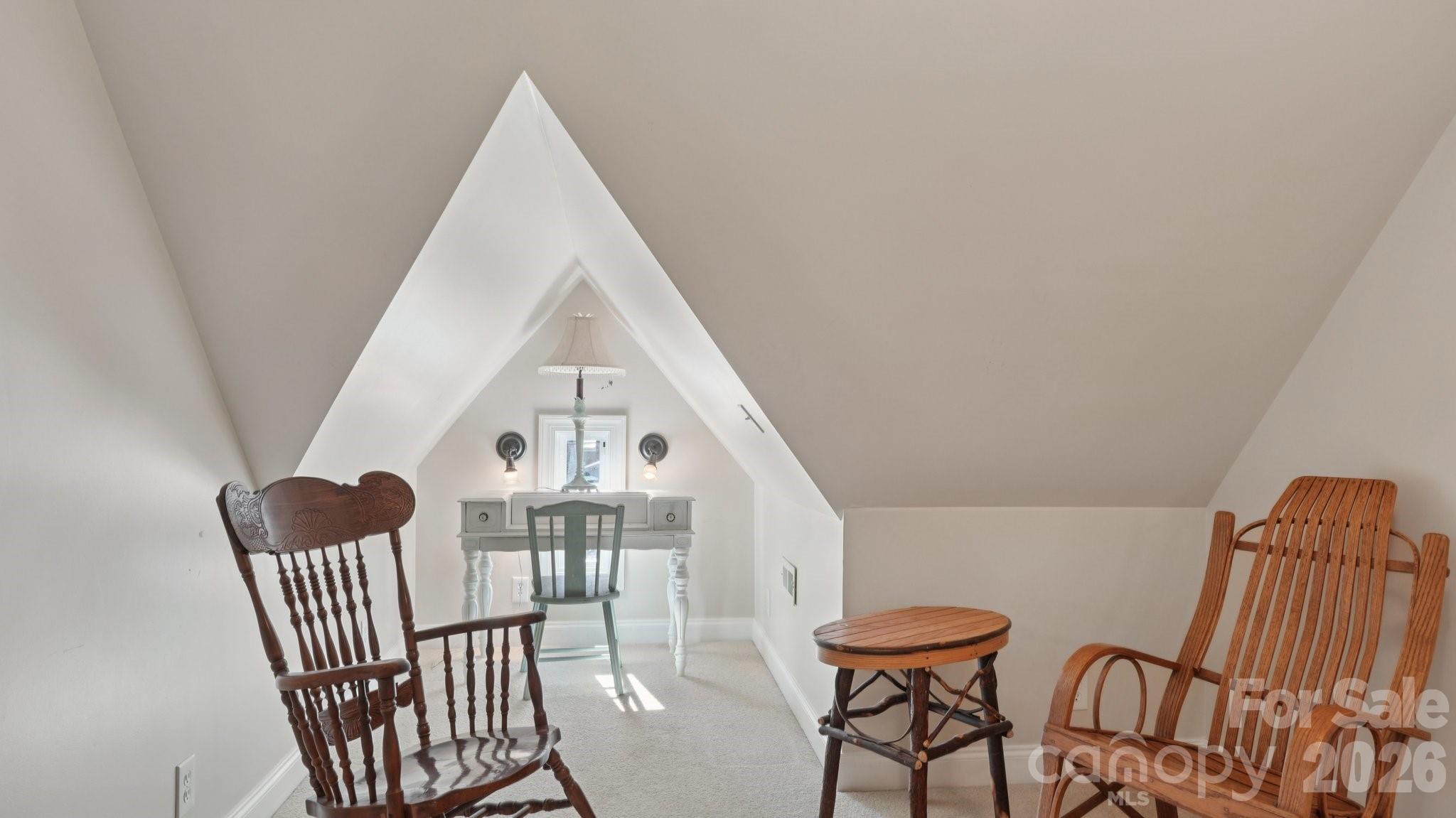 552 Hyde Park Drive Property Photo 27