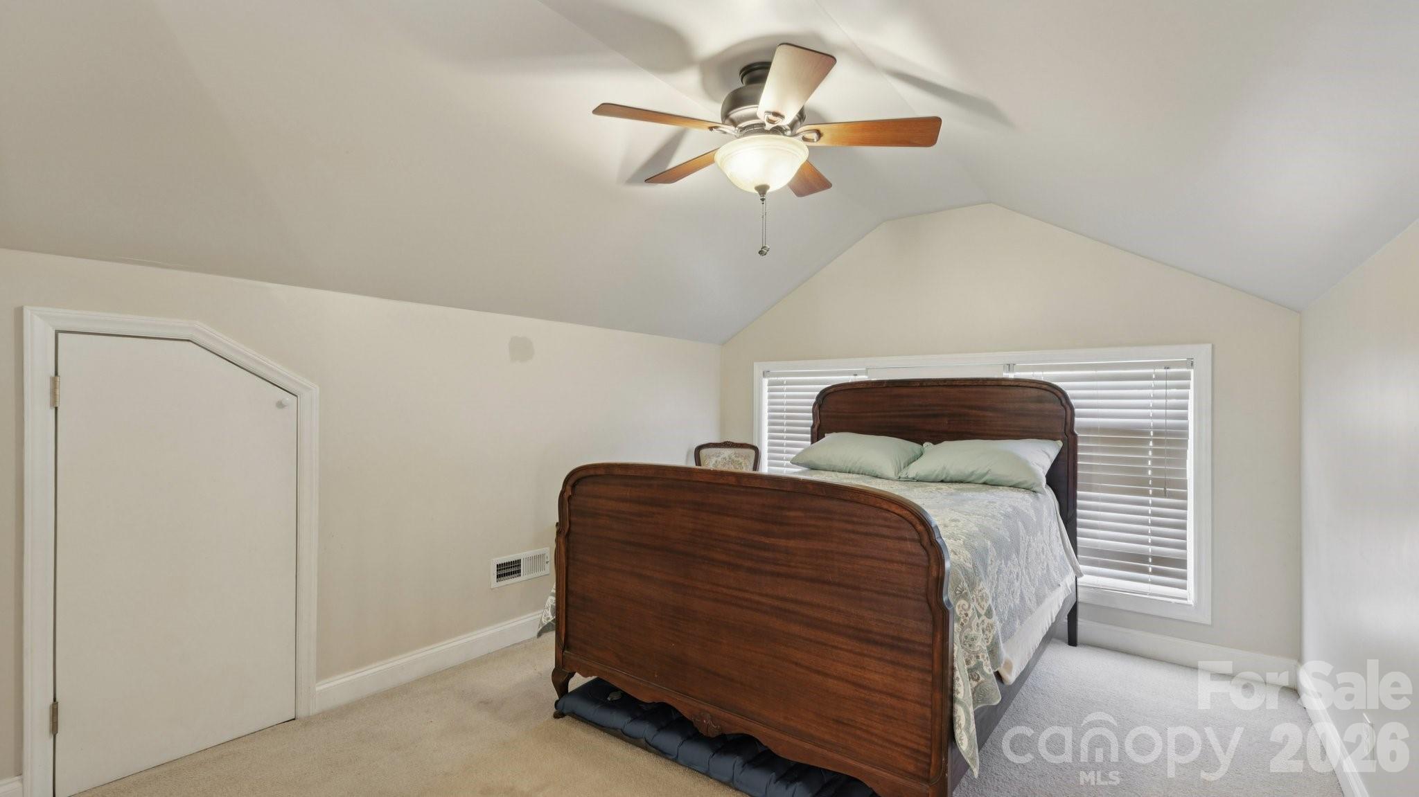 552 Hyde Park Drive Property Photo 29