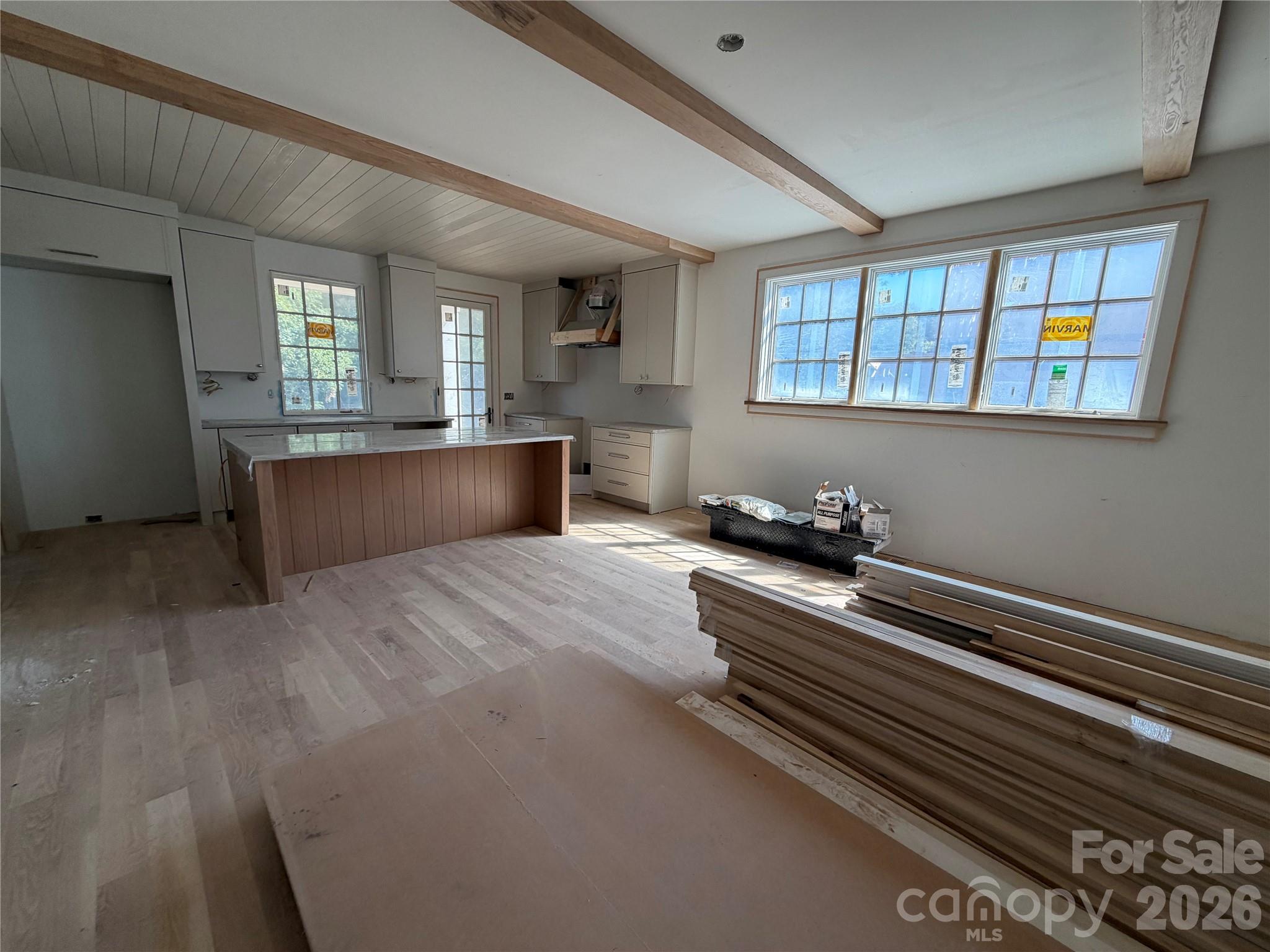 733 Charles Avenue Property Photo 4