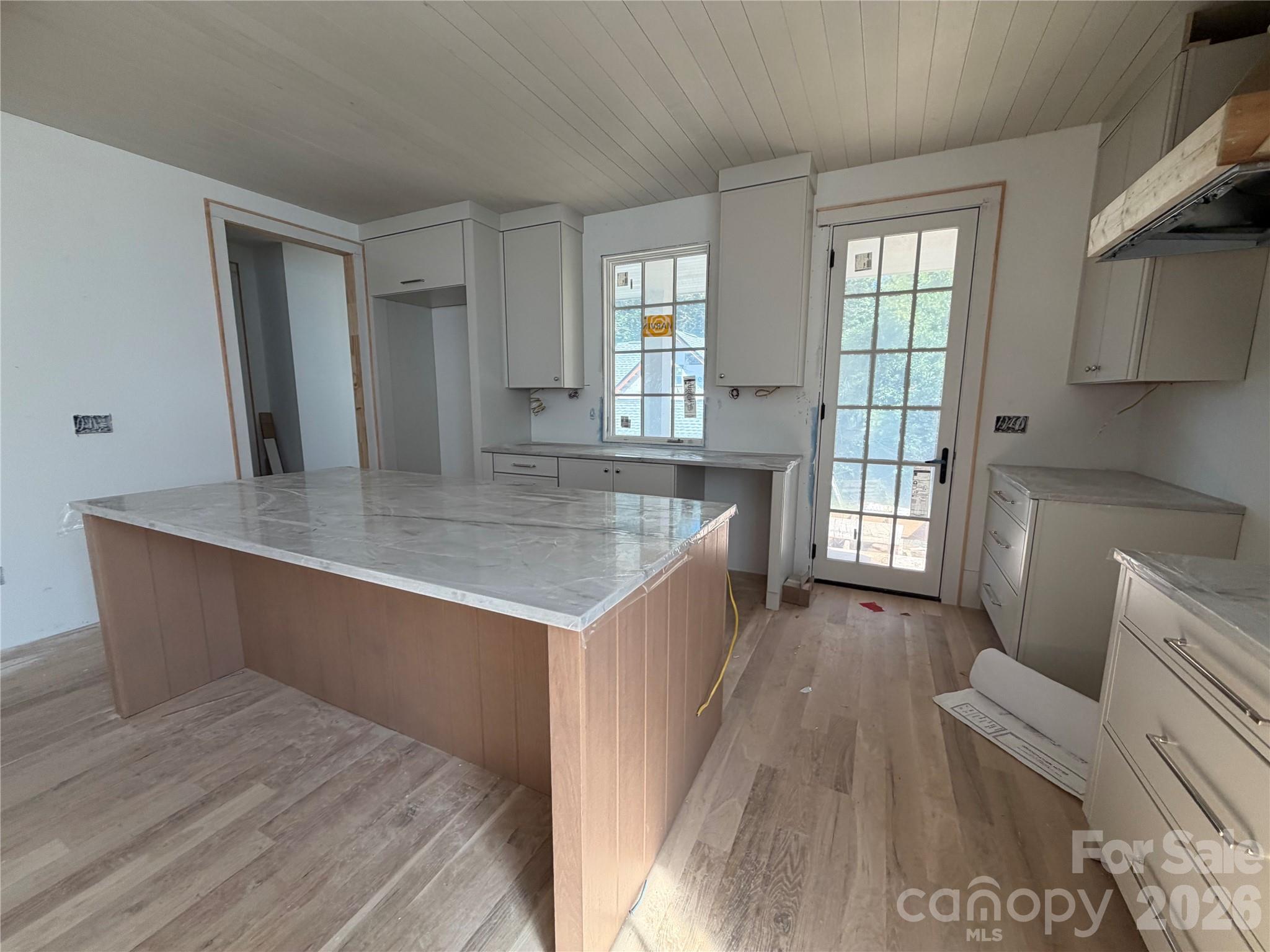 733 Charles Avenue Property Photo 5