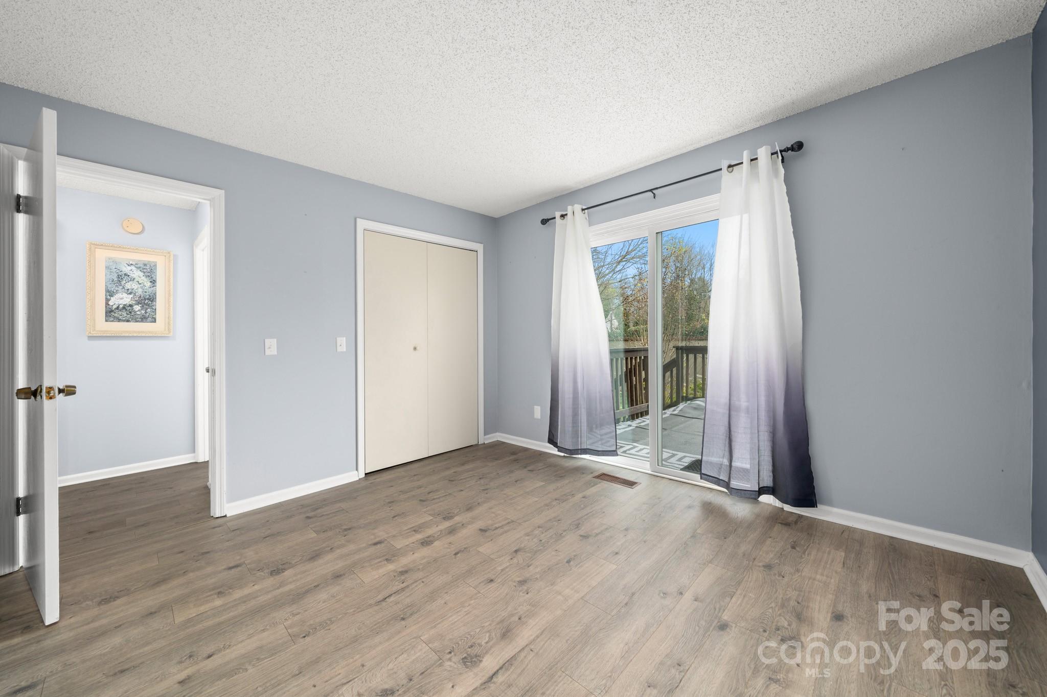 27 Capri Lane 15-d Property Photo 17