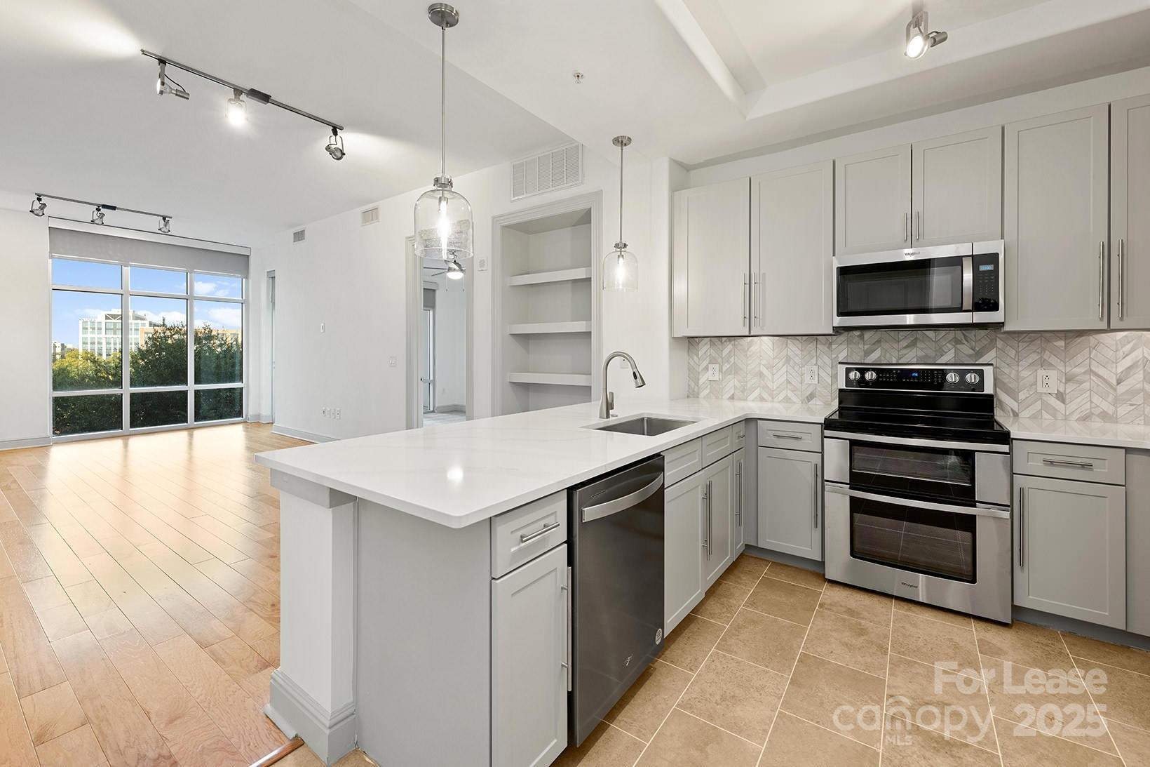125 W Tremont Avenue B2a Property Photo 41