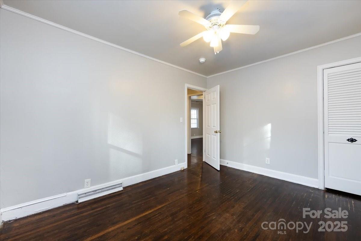 1027 Holland Avenue Property Photo 12