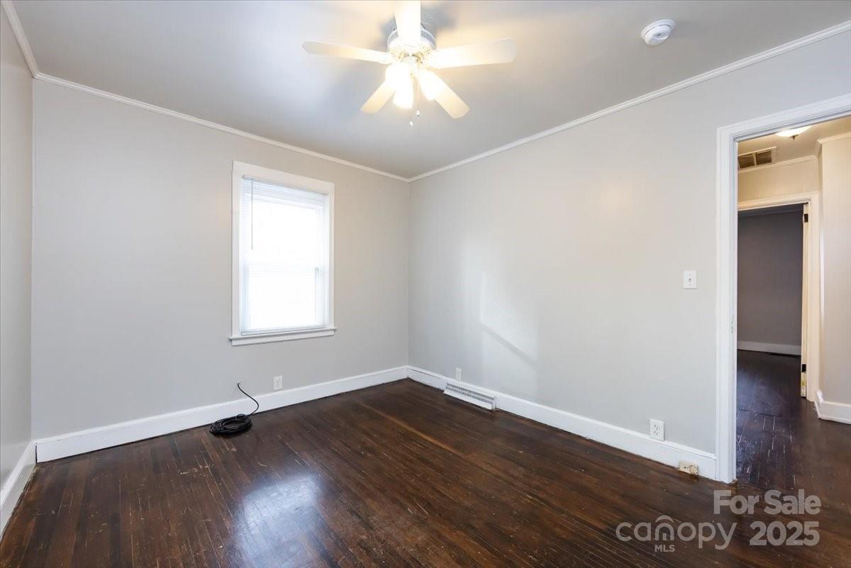 1027 Holland Avenue Property Photo 13