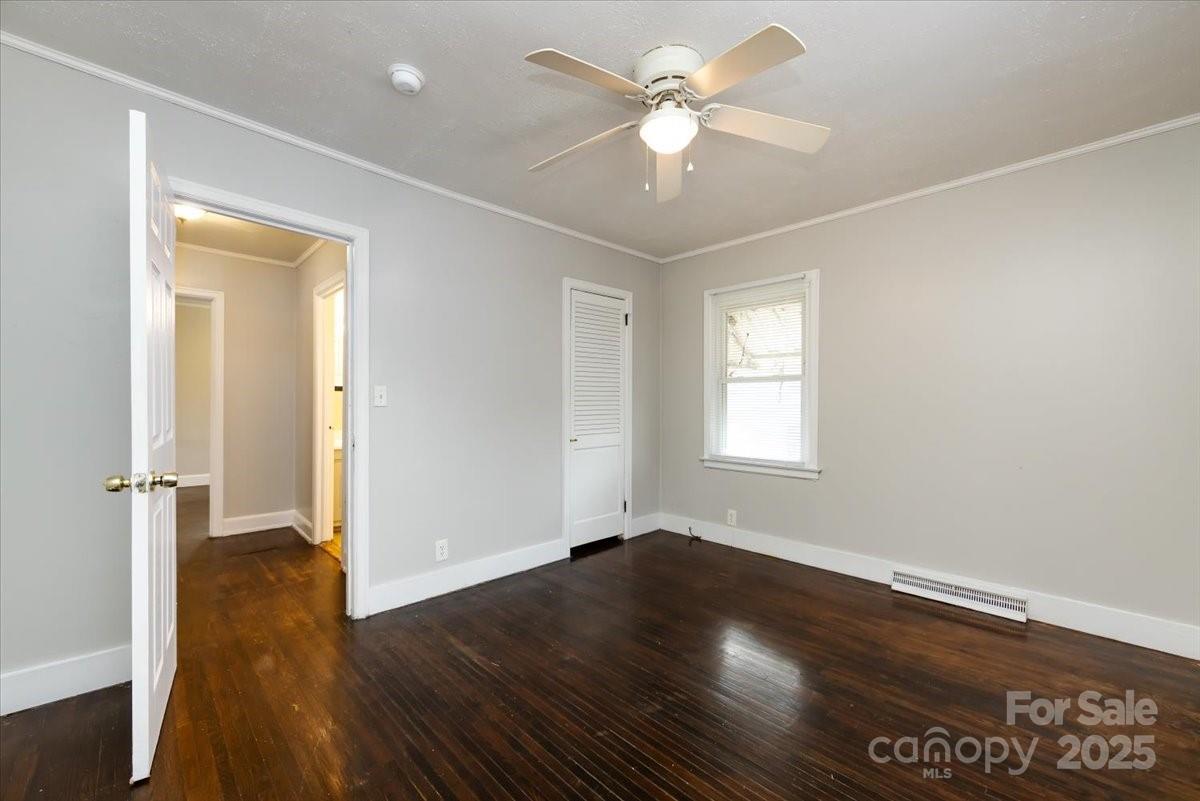 1027 Holland Avenue Property Photo 18