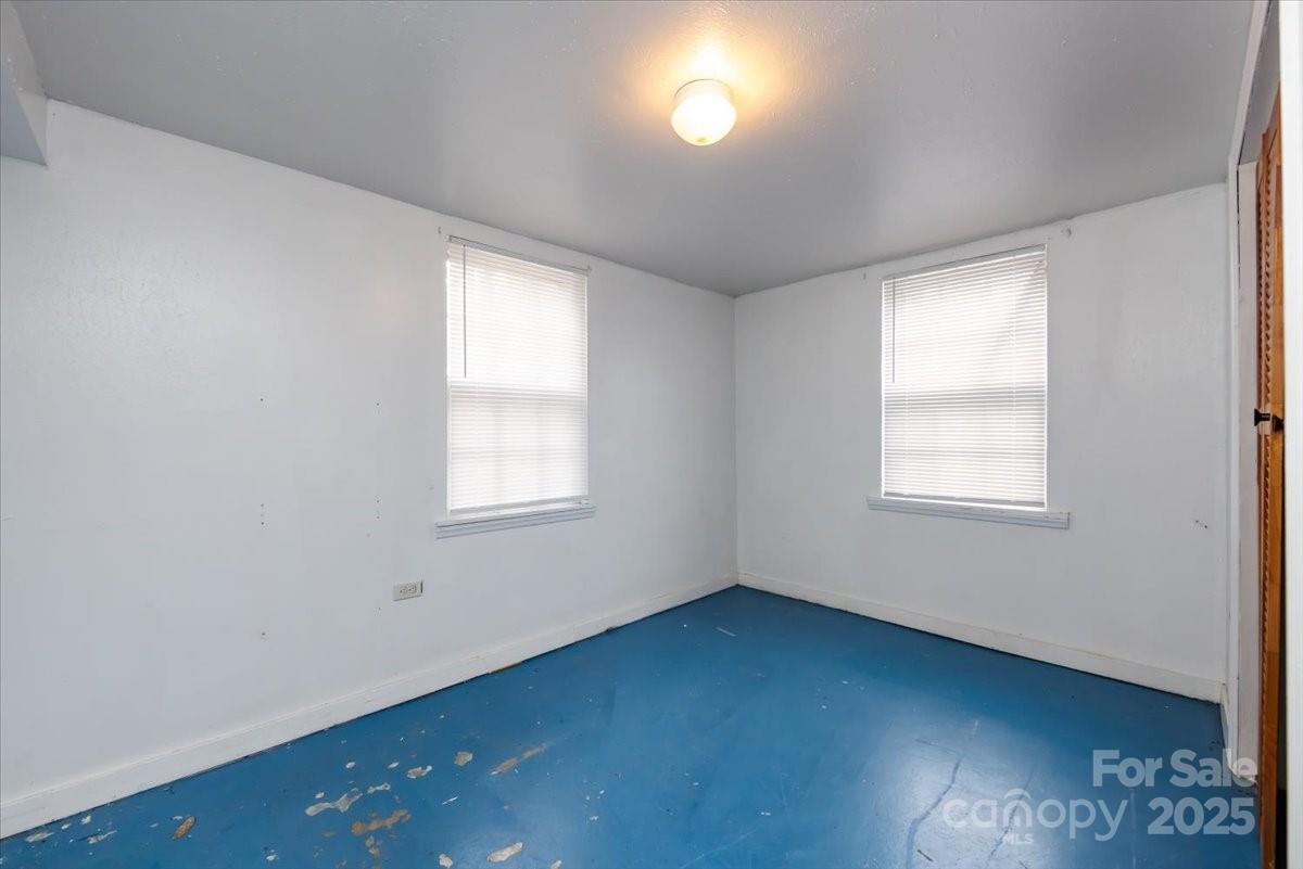 1027 Holland Avenue Property Photo 22