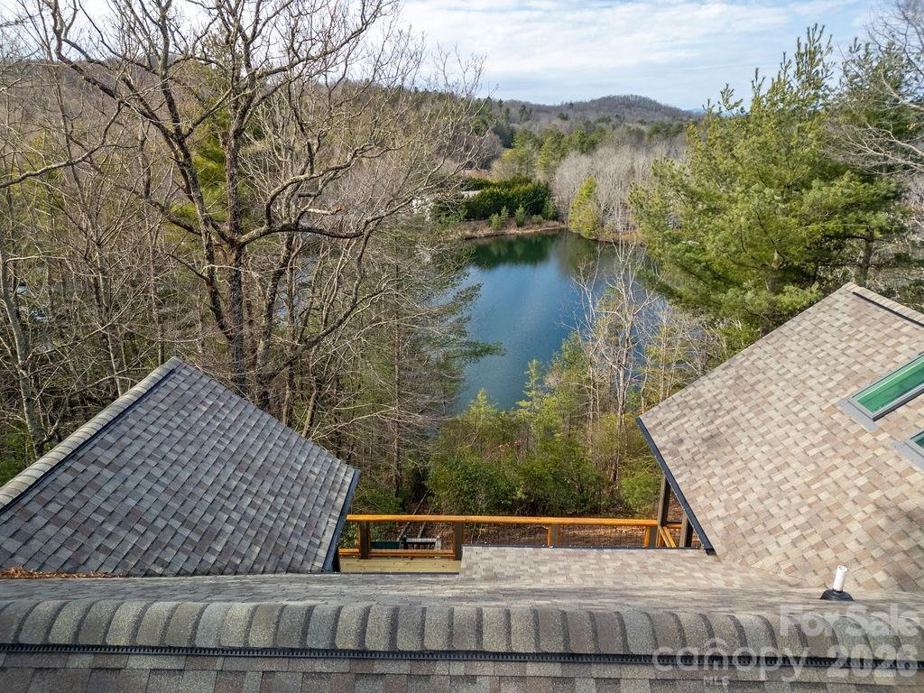 5039 Connestee Trail Property Photo 3