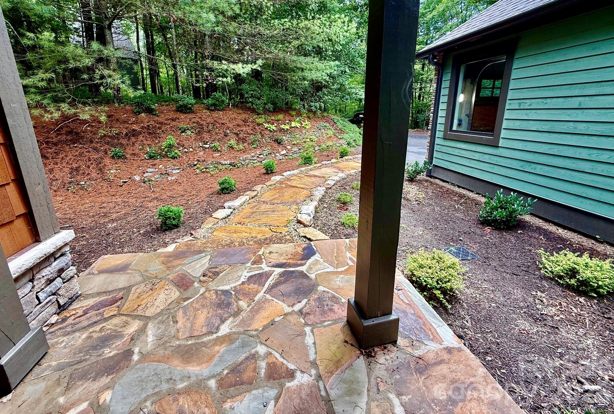 5039 Connestee Trail Property Photo 9