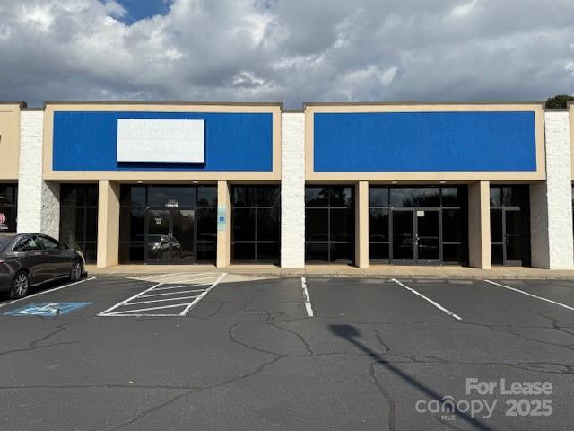 2315 Catawba Valley Boulevard Property Photo 2