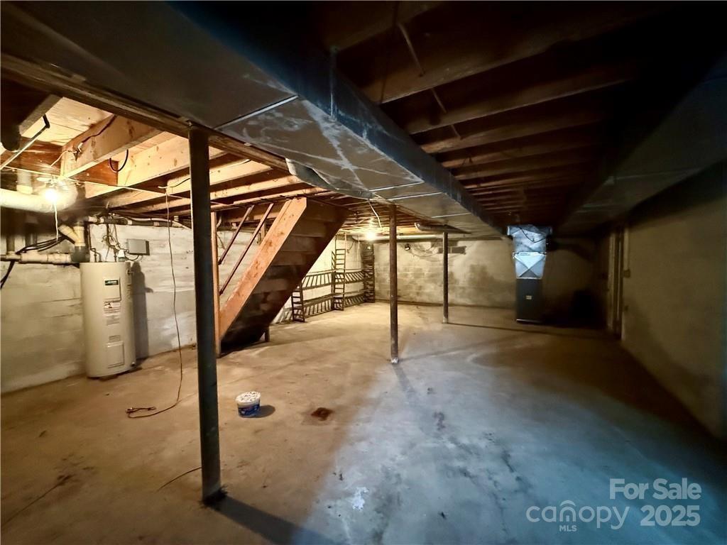 365 Ollis Road Property Photo 12