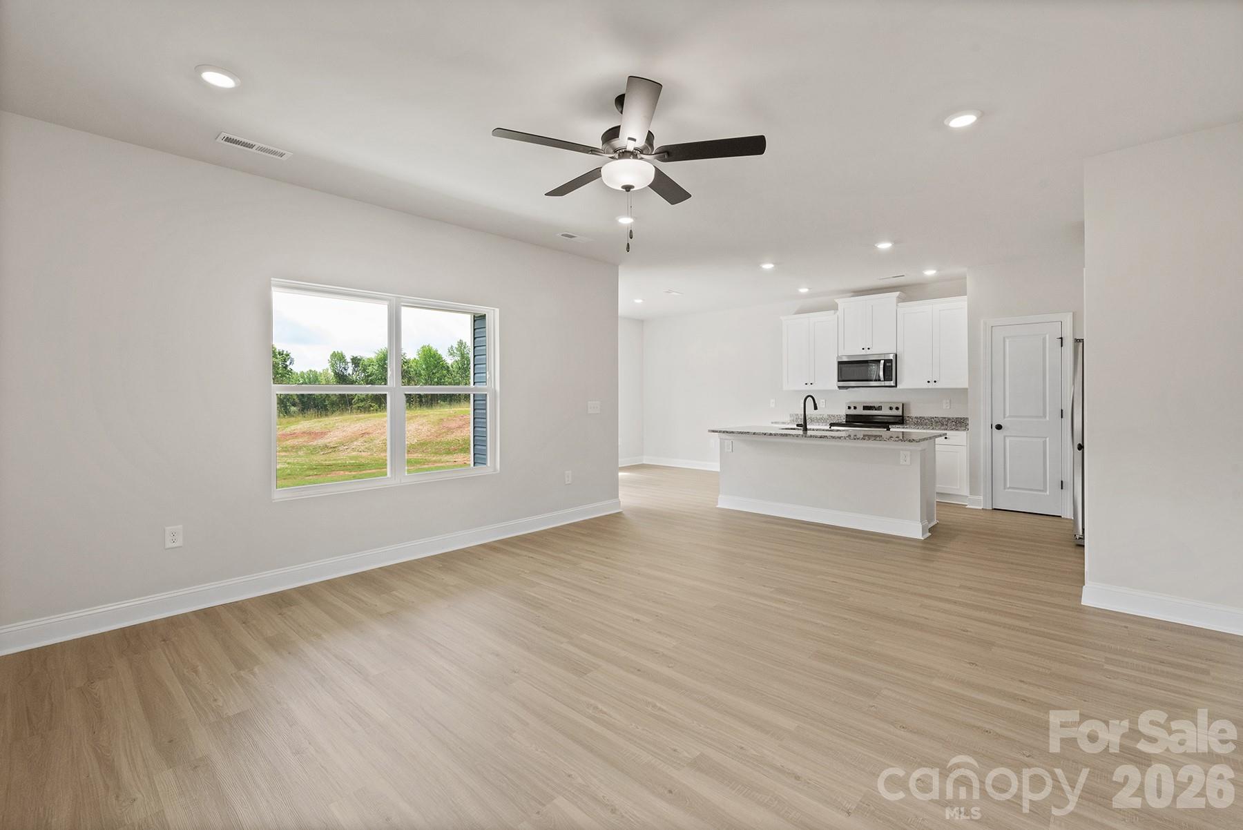 3510 Saddlebred Drive Property Photo 3