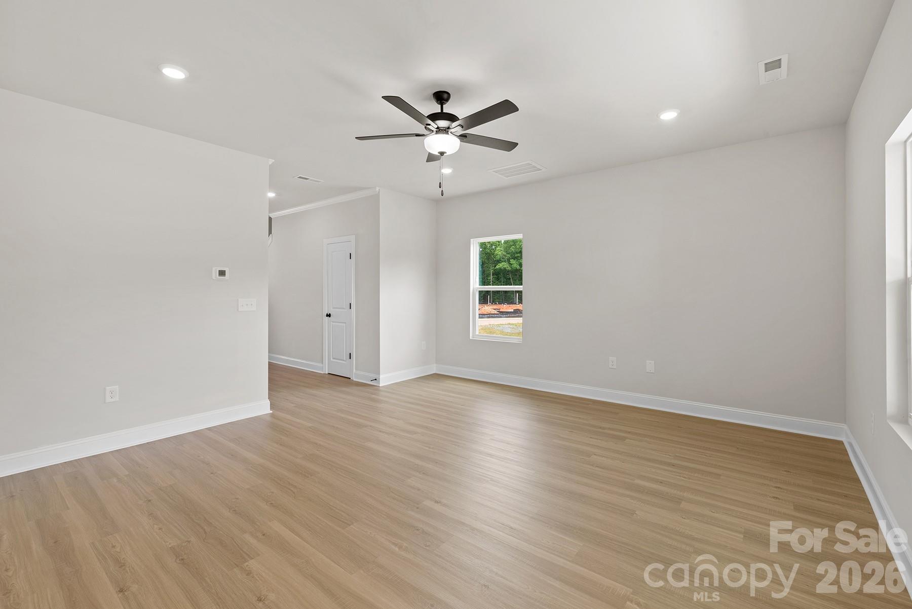 3510 Saddlebred Drive Property Photo 4