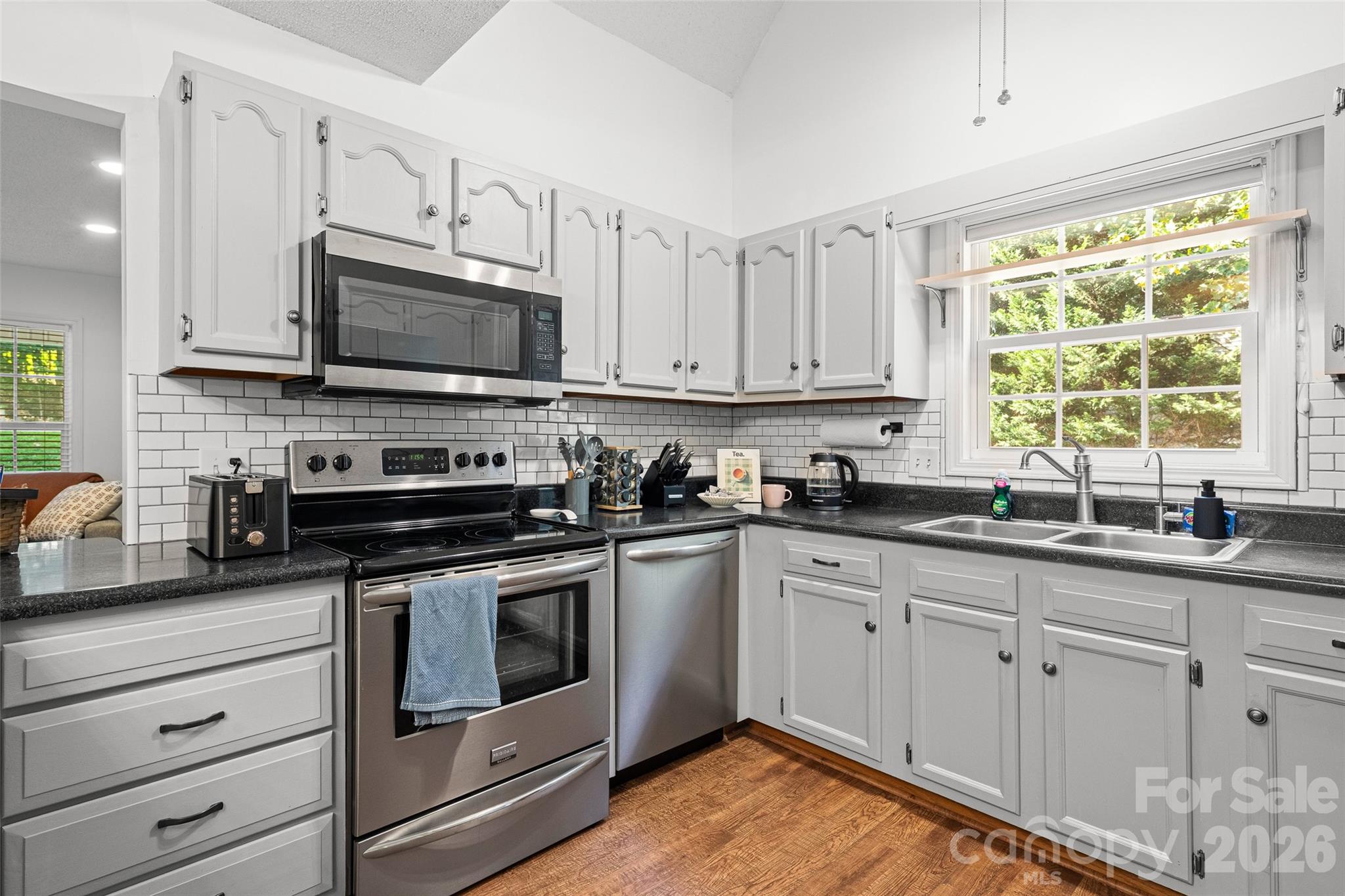 28 Grove Garden Avenue Property Photo 6