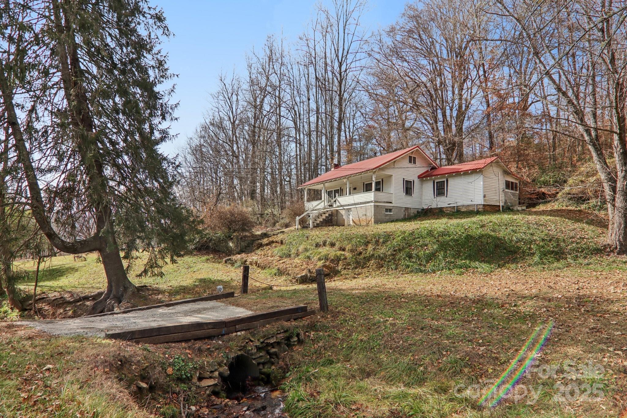301 Parris Branch Road Property Photo 1