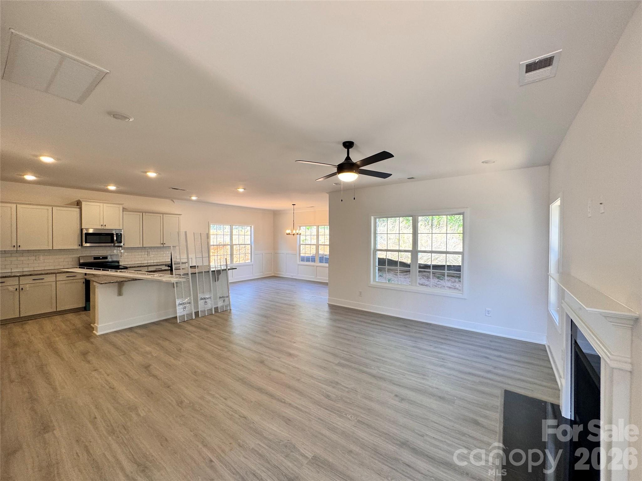 724 Inwood Hill Drive 8 Property Photo 2