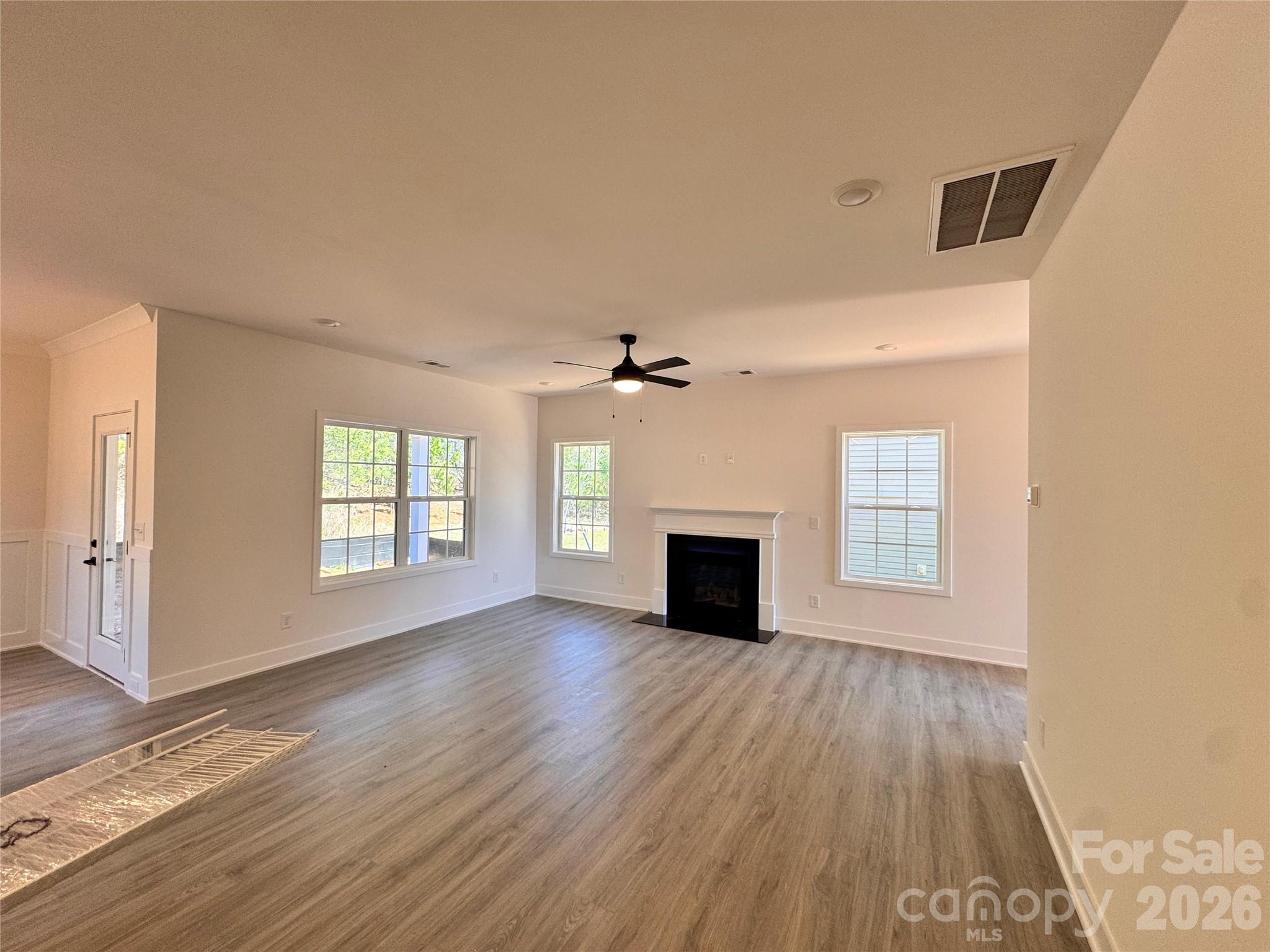 724 Inwood Hill Drive 8 Property Photo 3