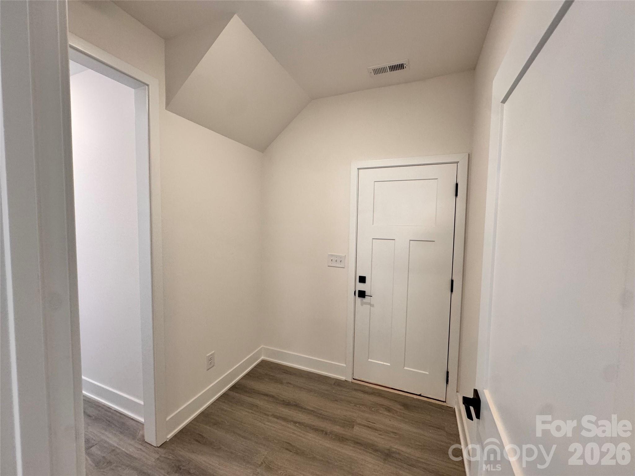 724 Inwood Hill Drive 8 Property Photo 8