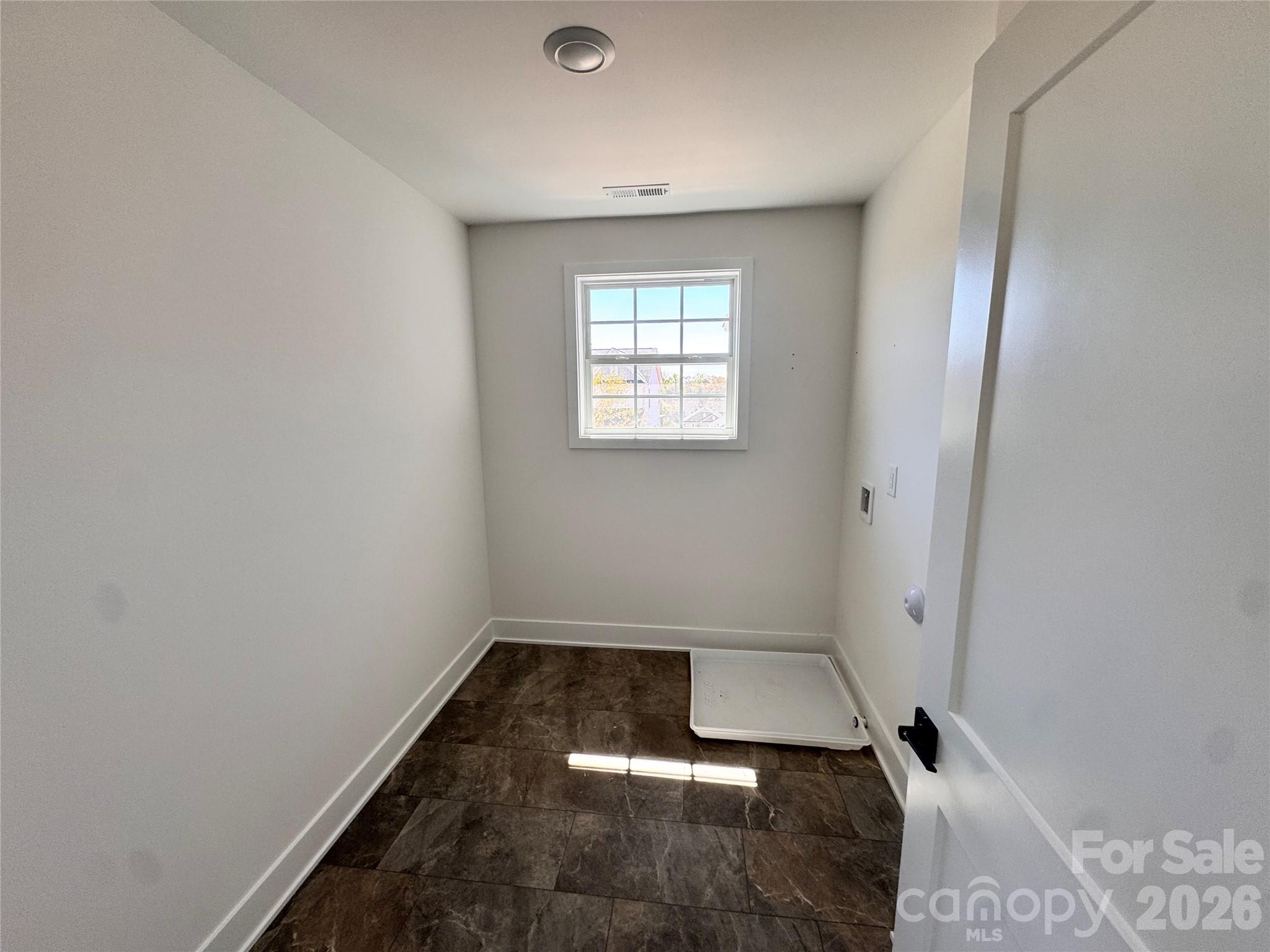 724 Inwood Hill Drive 8 Property Photo 10