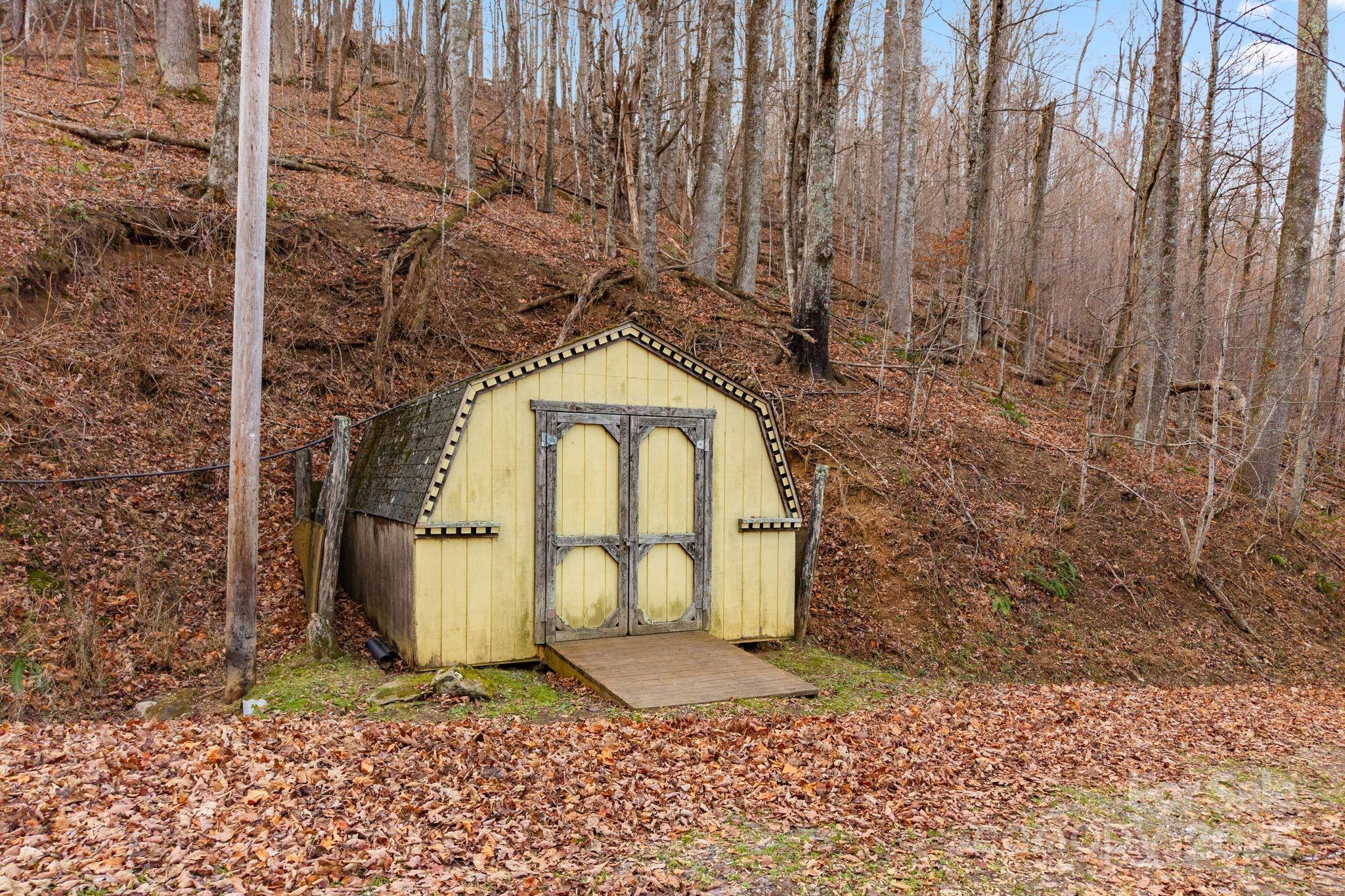 2650 Secluded Valley Road Property Photo 28