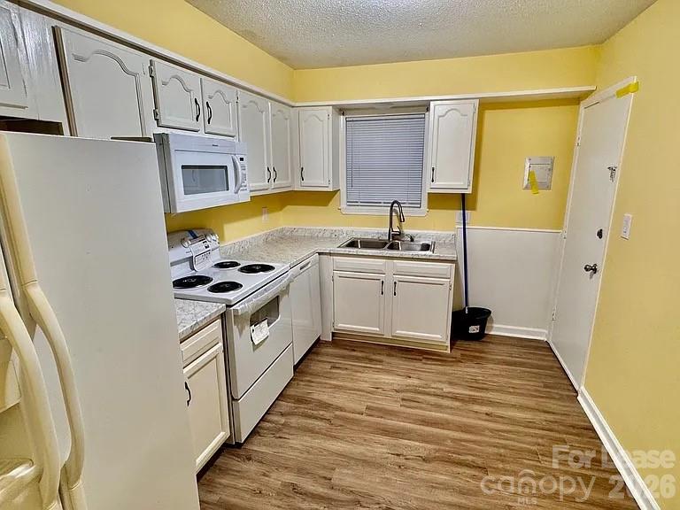 5808 Hunting Ridge Lane A Property Photo 5