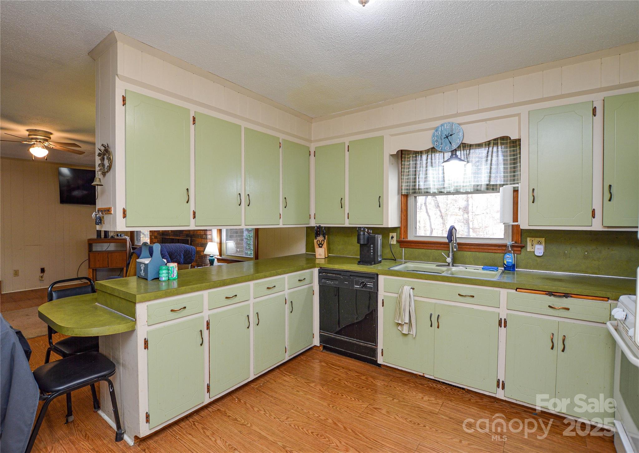 1405 Forest Park Drive 1 Property Photo 9