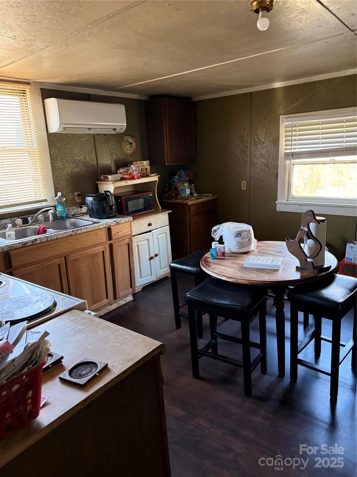1418 Huggins Street Property Photo 7