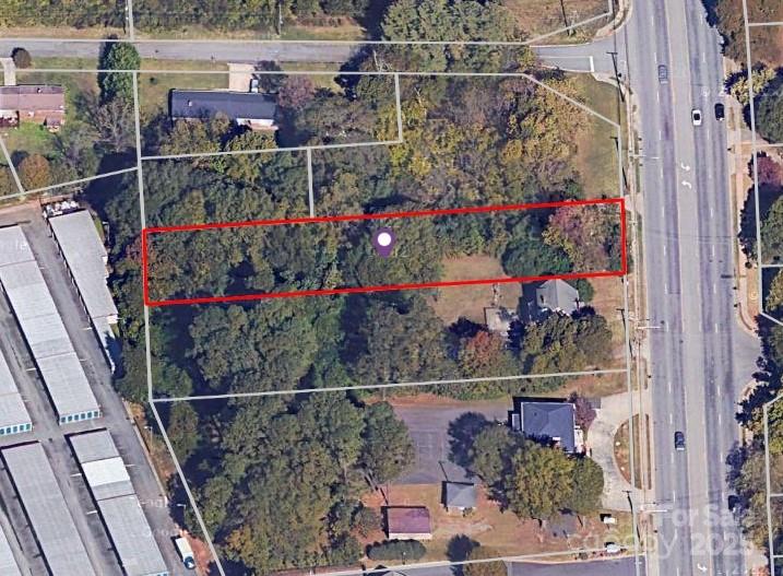 1009 N New Hope Road Property Photo 1
