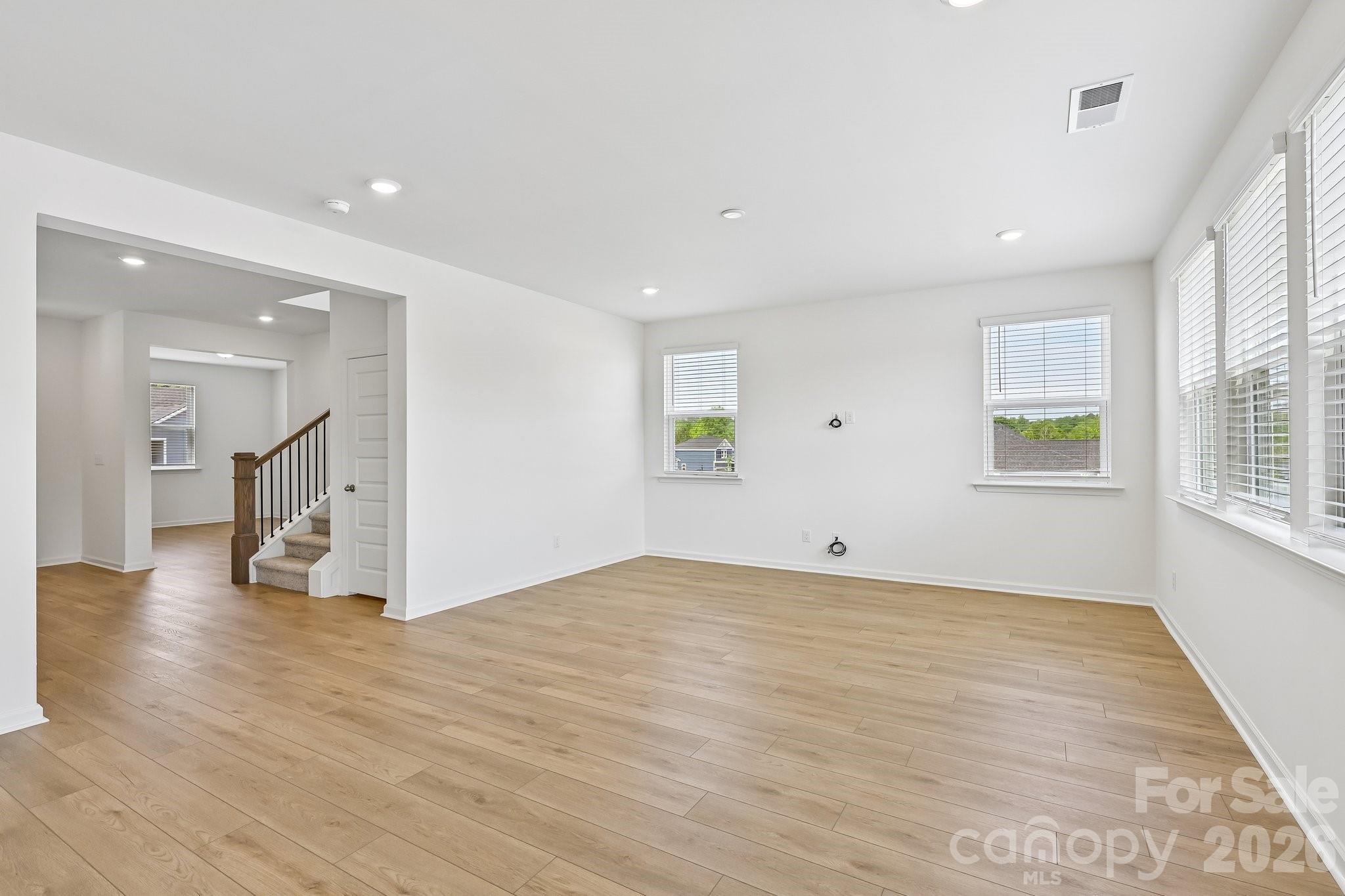 2139 Norwood Court Property Photo 5