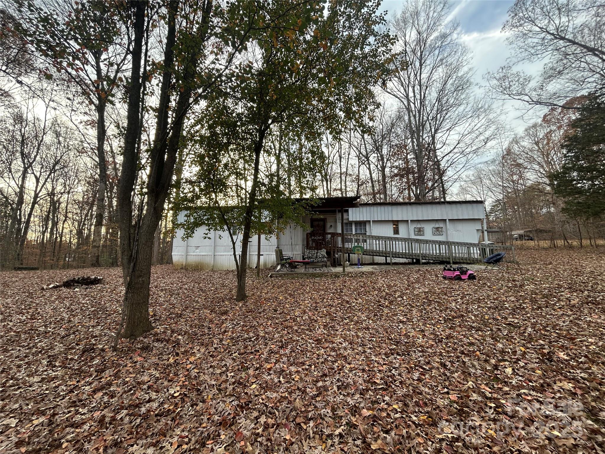 260 Joy Circle Property Photo 1