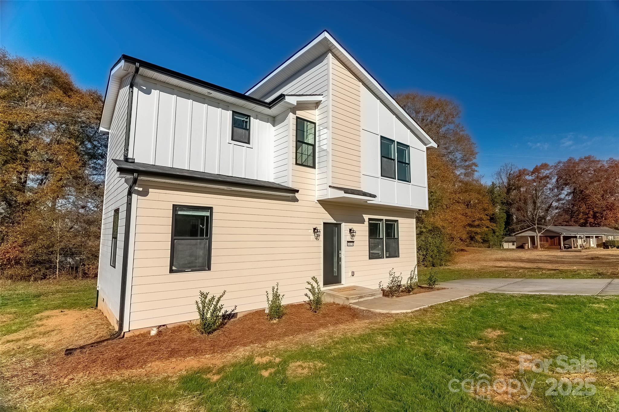 3024 Poplar Circle Property Photo 2