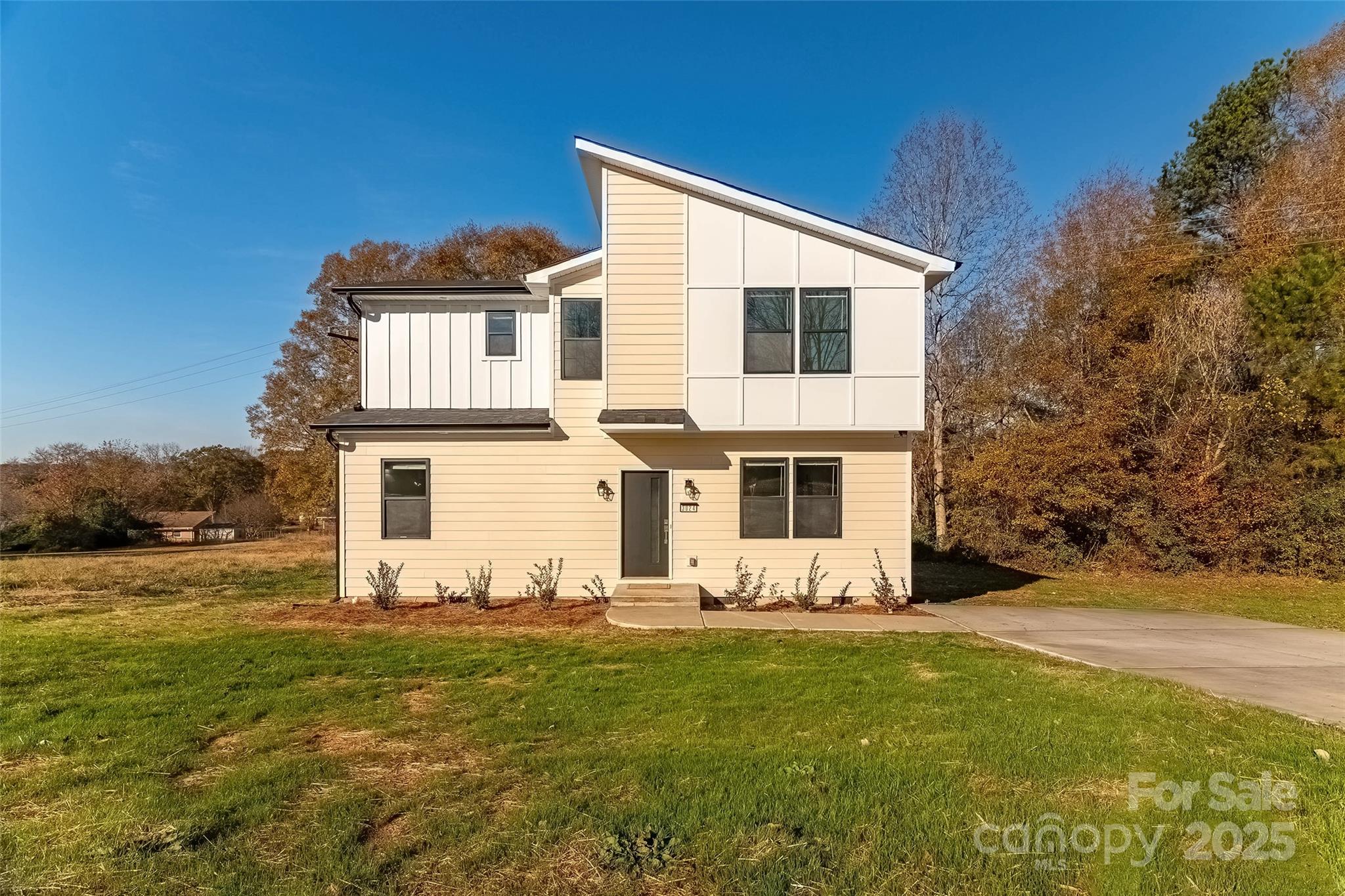 3024 Poplar Circle Property Photo 4