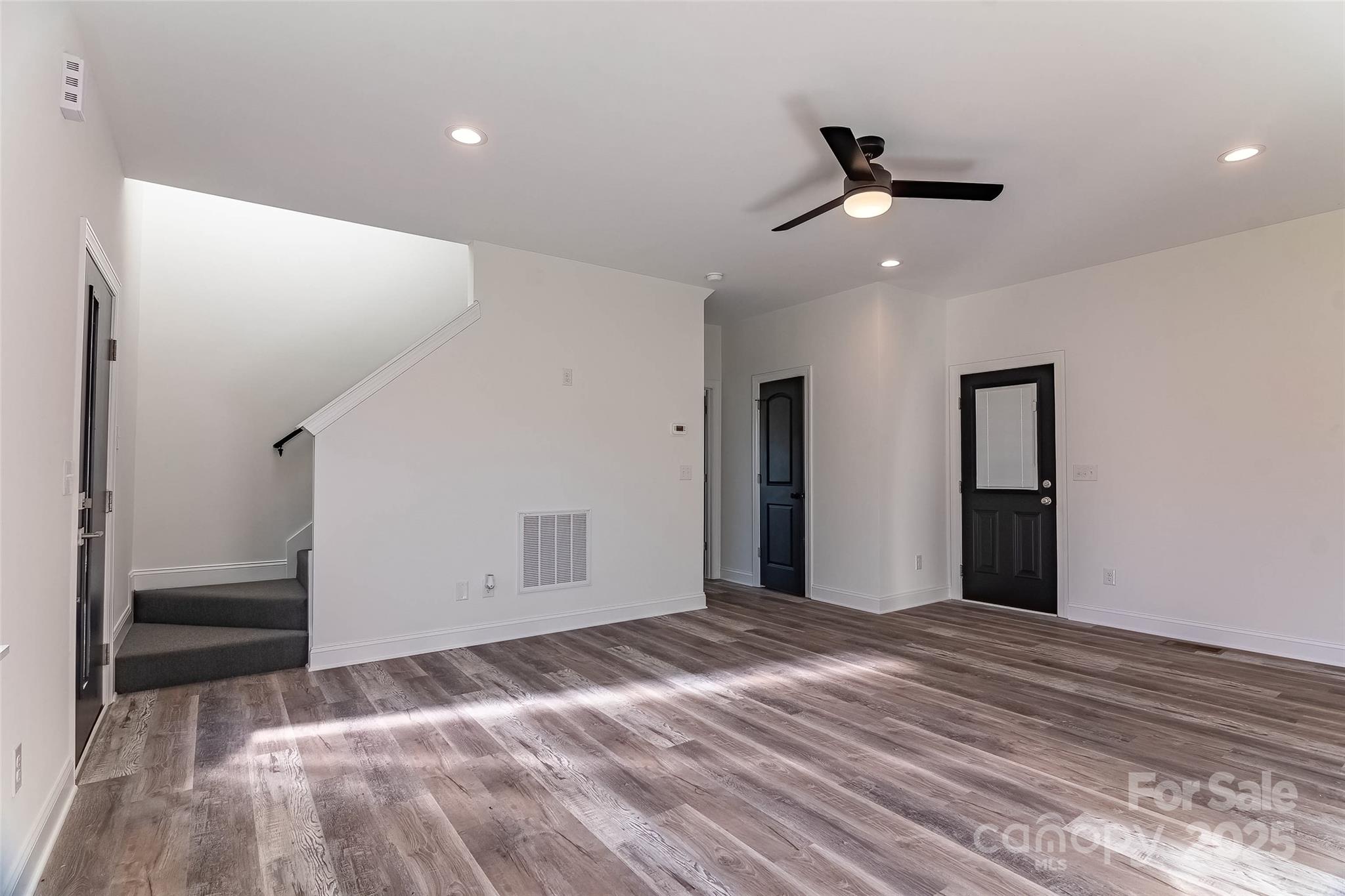 3024 Poplar Circle Property Photo 7