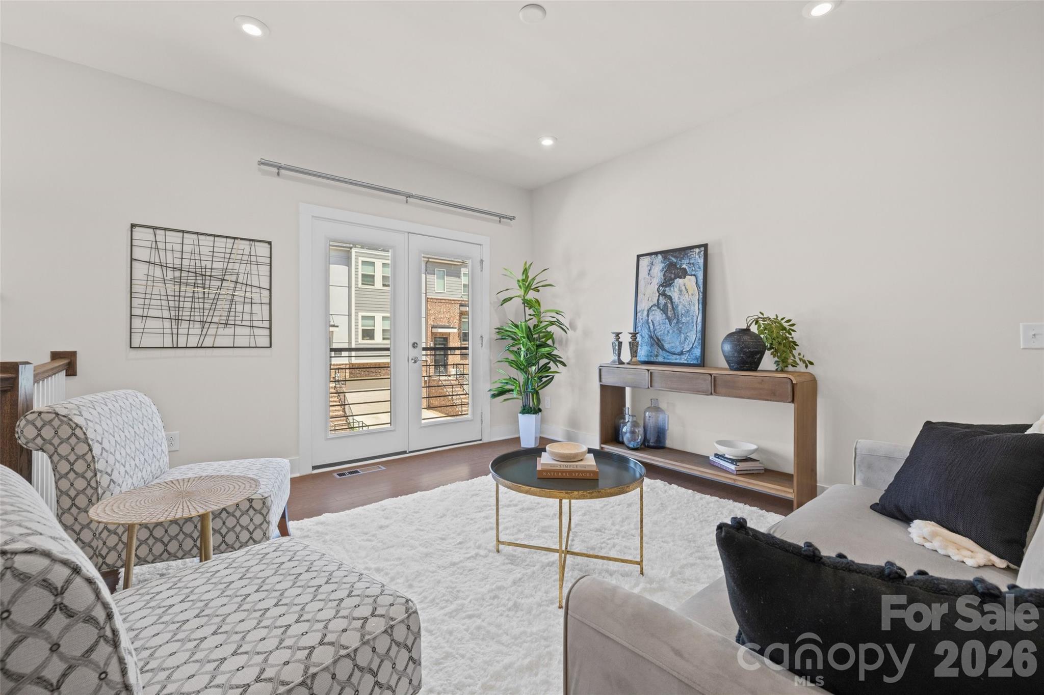 16034 Roscoe Lane Property Photo 4