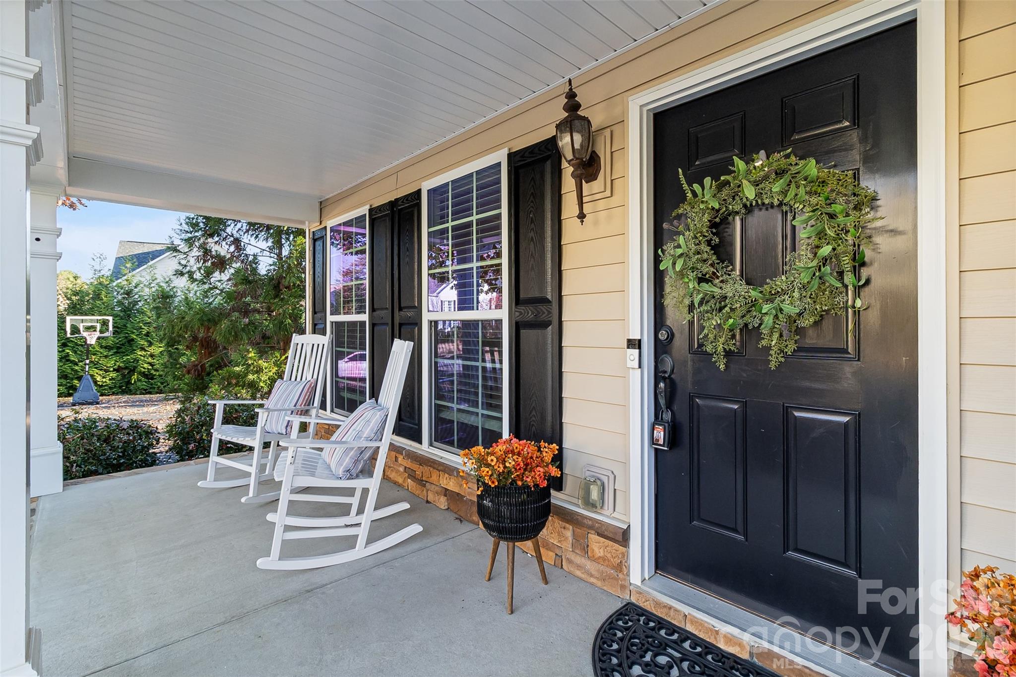 447 Leaf Arbor Court Property Photo 3