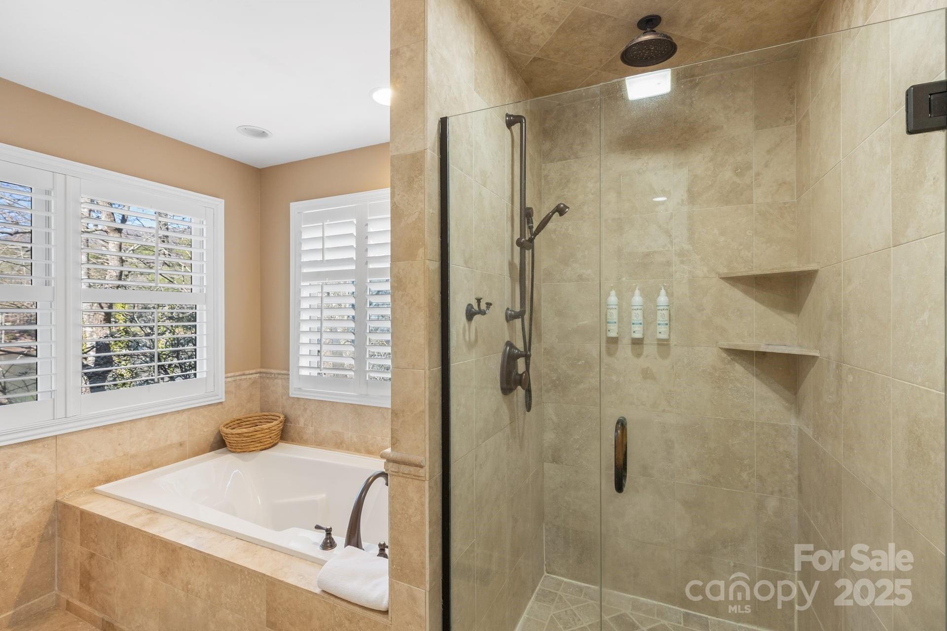 100 The Pinnacle Drive 5 Property Photo 28