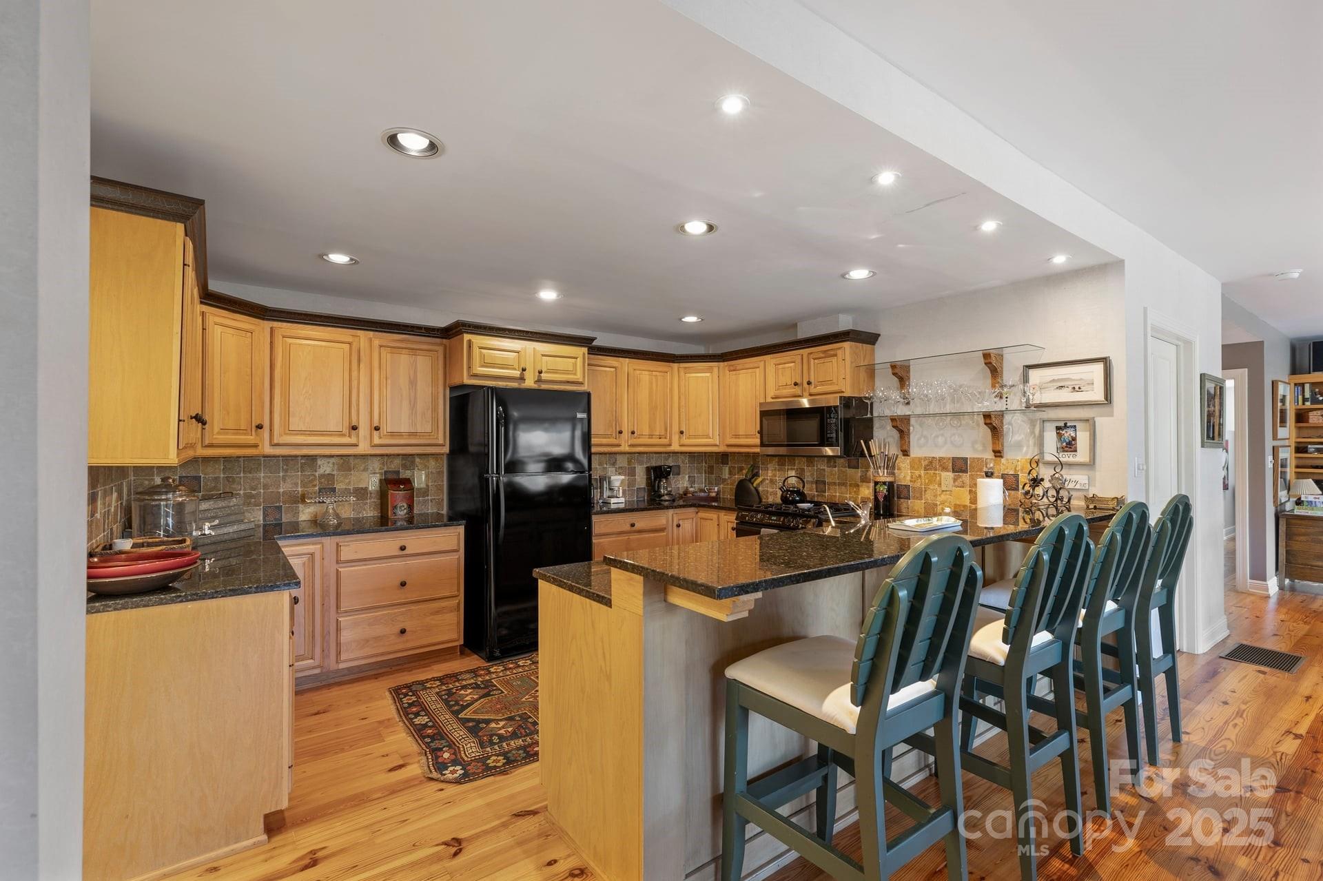 100 The Pinnacle Drive 5 Property Photo 38
