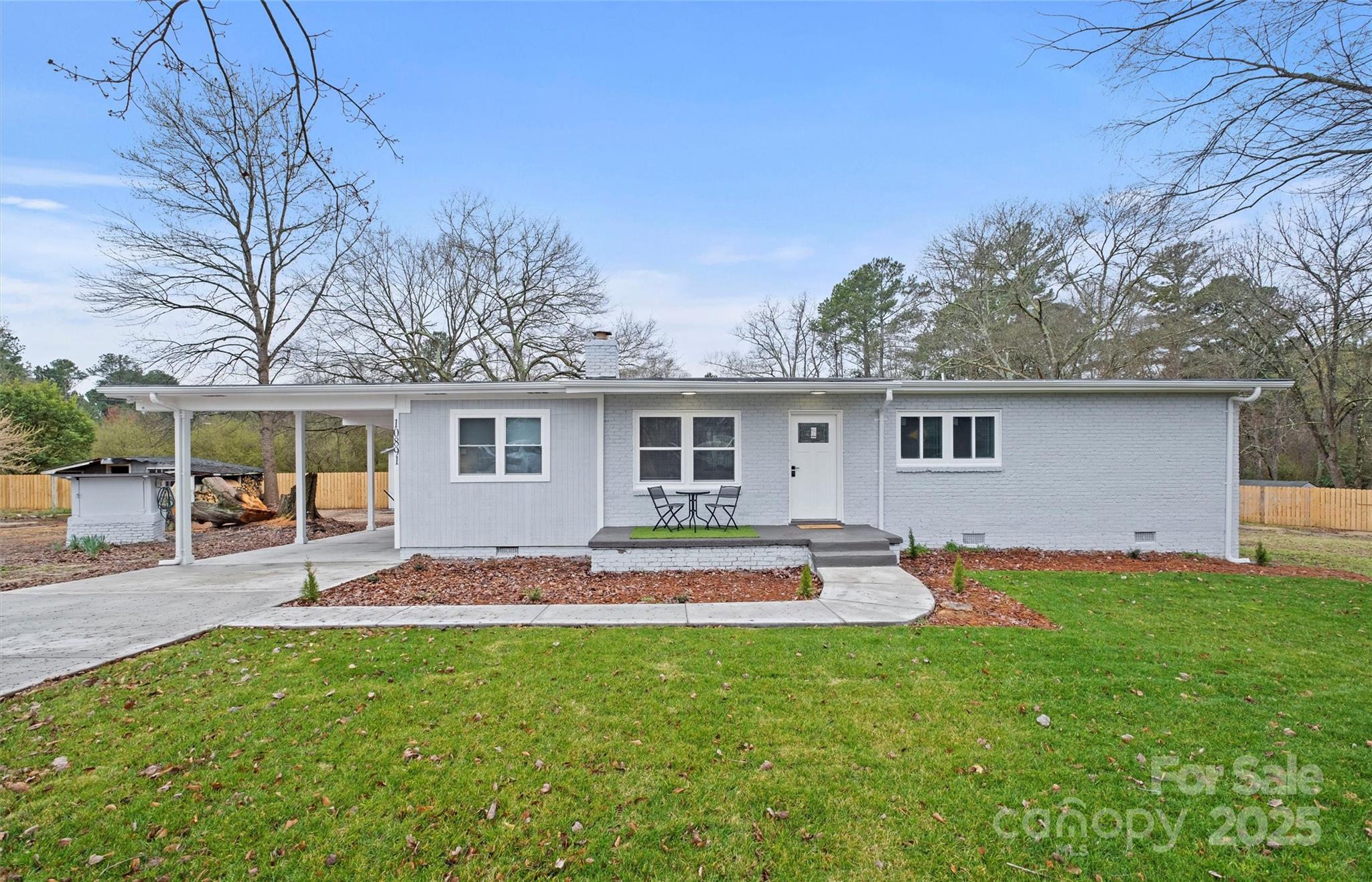 10891 Pettus Road Property Photo 1
