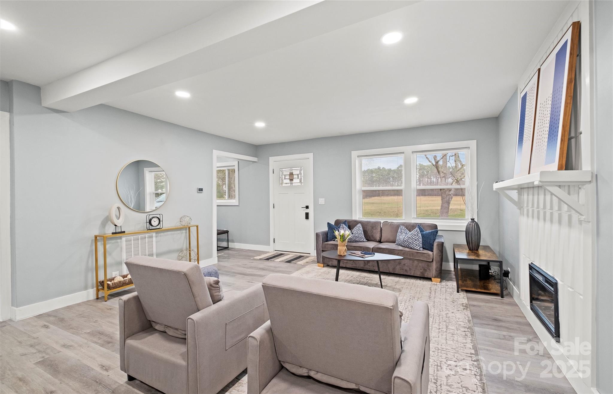10891 Pettus Road Property Photo 3