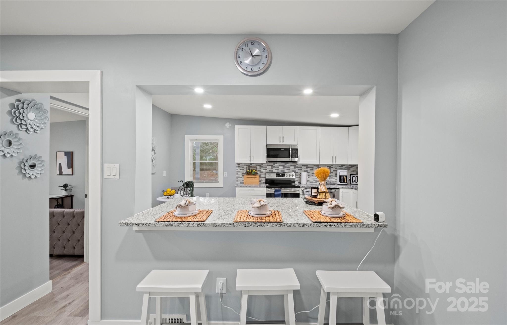 10891 Pettus Road Property Photo 6