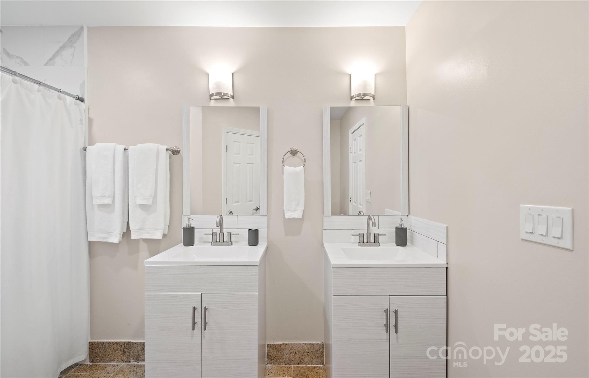 10891 Pettus Road Property Photo 13