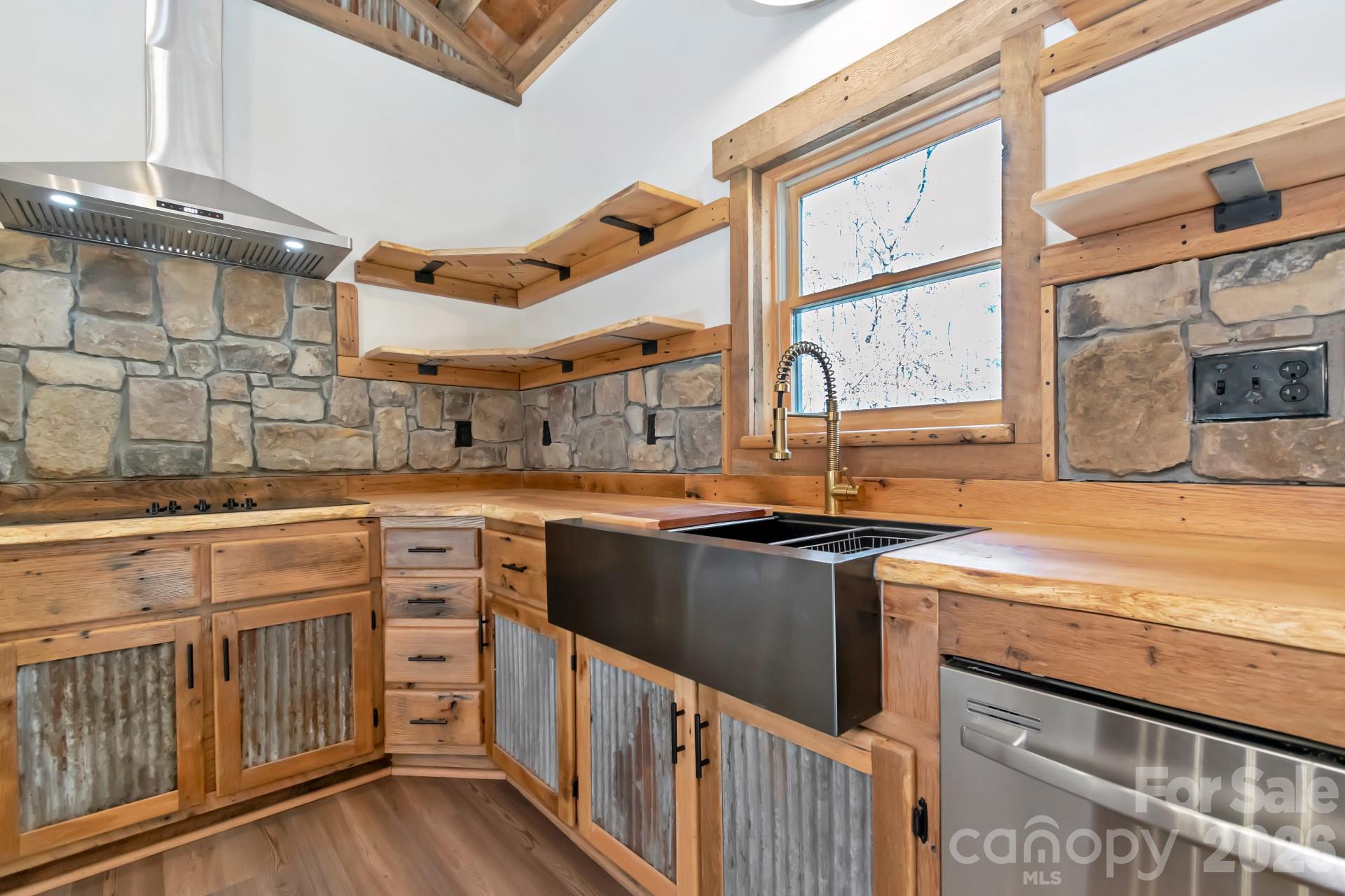 486 Hunter-lysik Way Property Photo 10