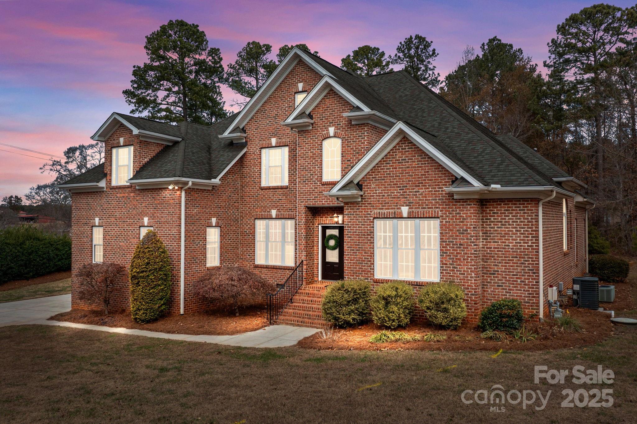 7909 Bay Pointe Drive Property Photo 1