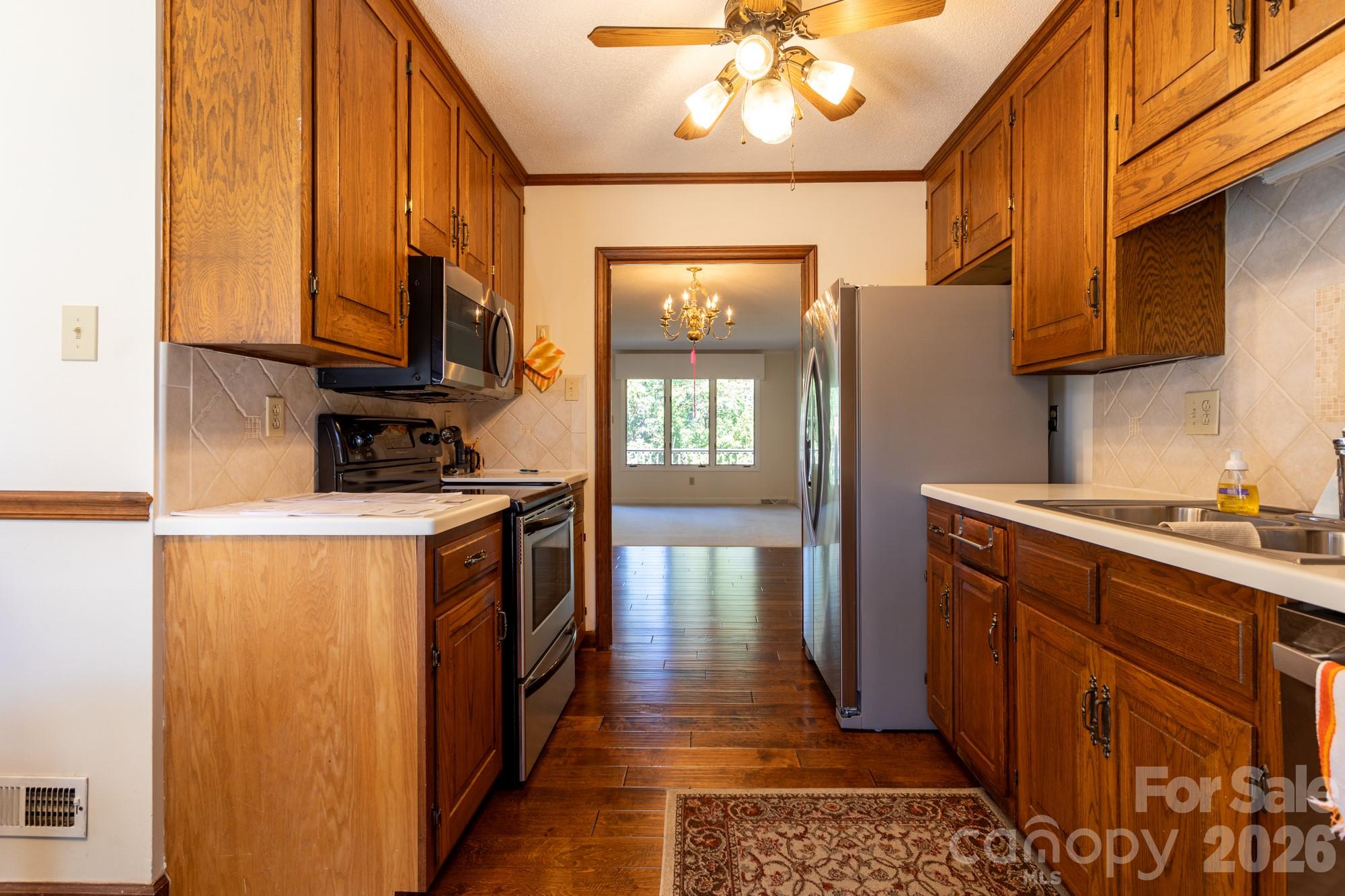 1359 Radio Road Property Photo 9