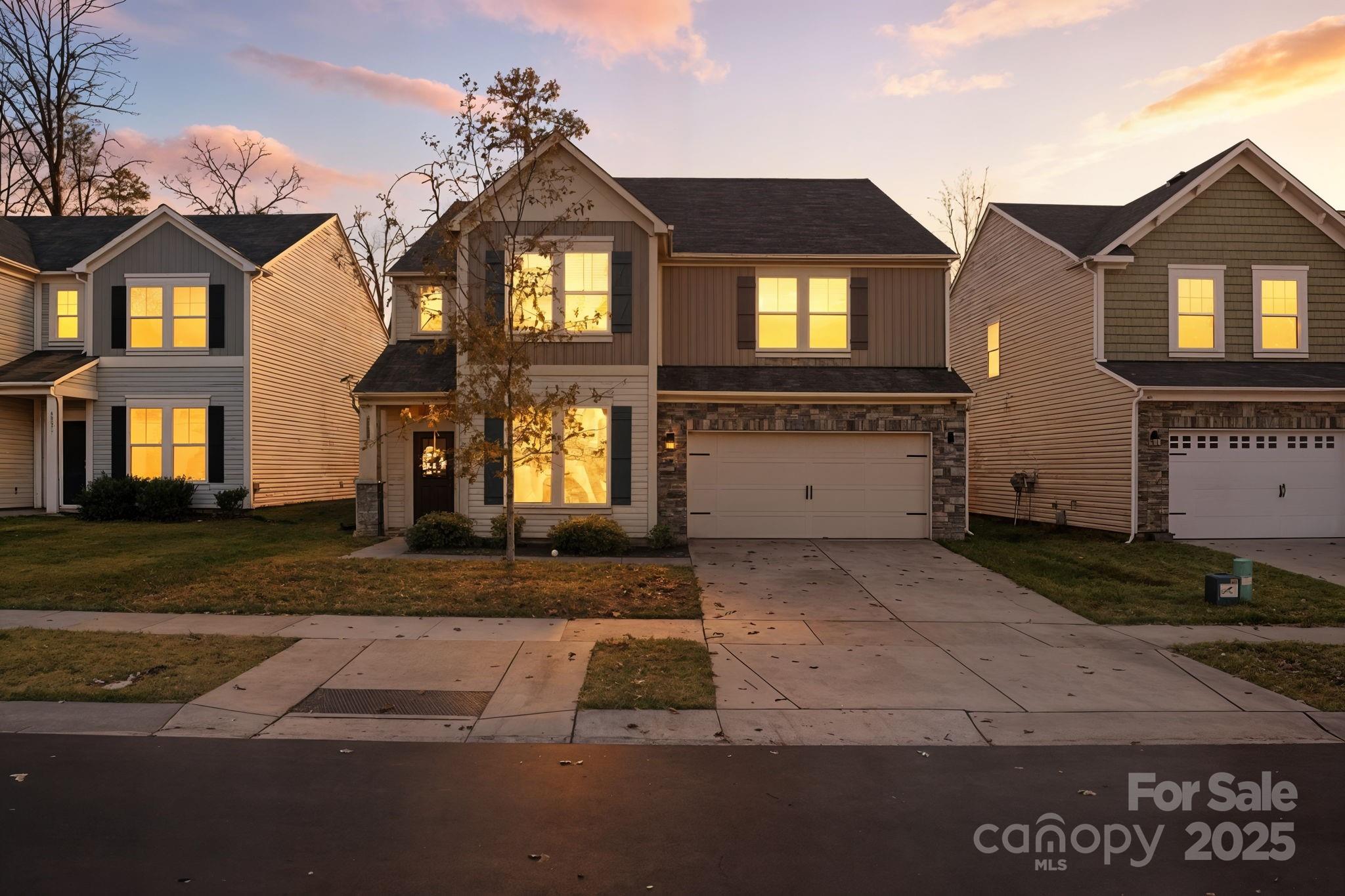 8220 Hudson Forest Drive Property Photo 1