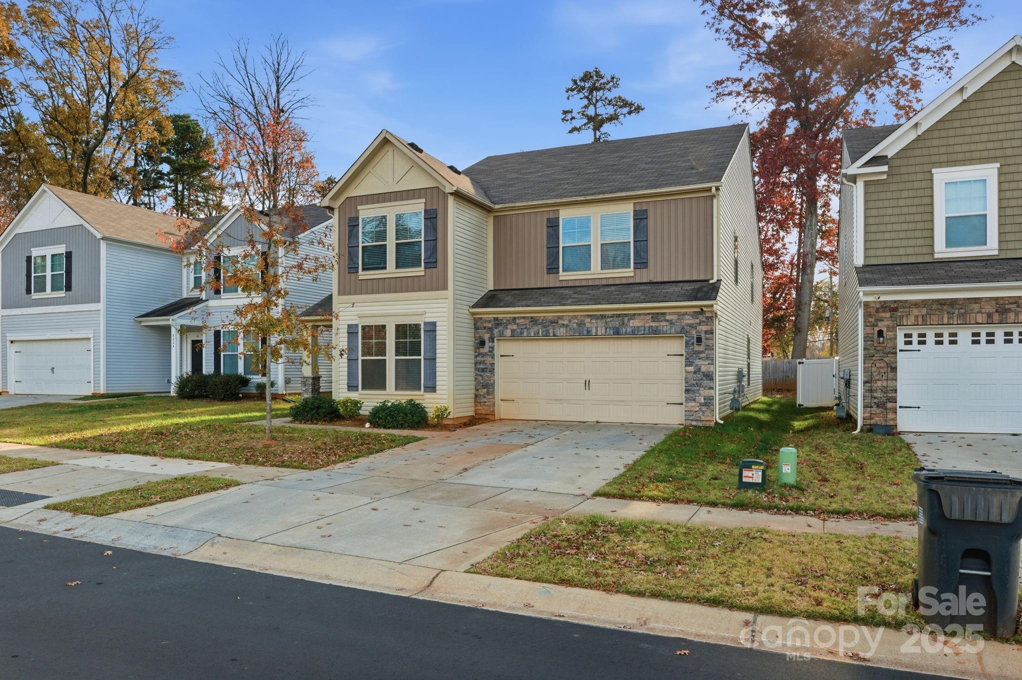 8220 Hudson Forest Drive Property Photo 2