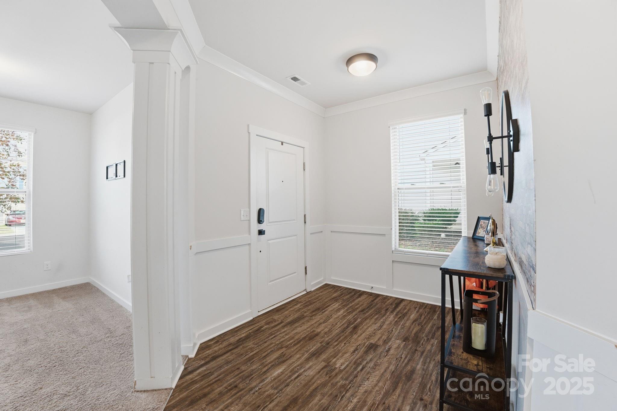 8220 Hudson Forest Drive Property Photo 3