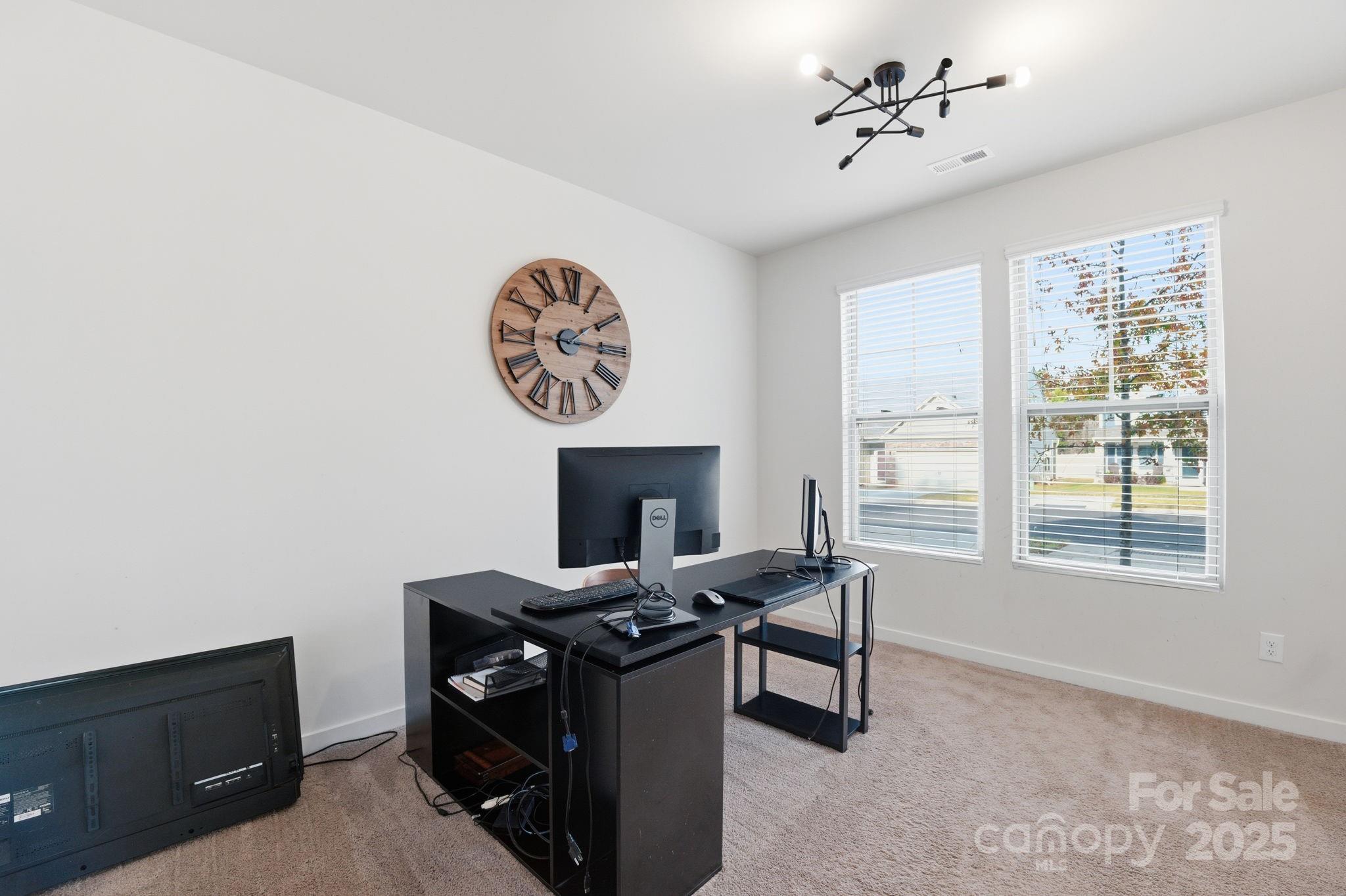 8220 Hudson Forest Drive Property Photo 4