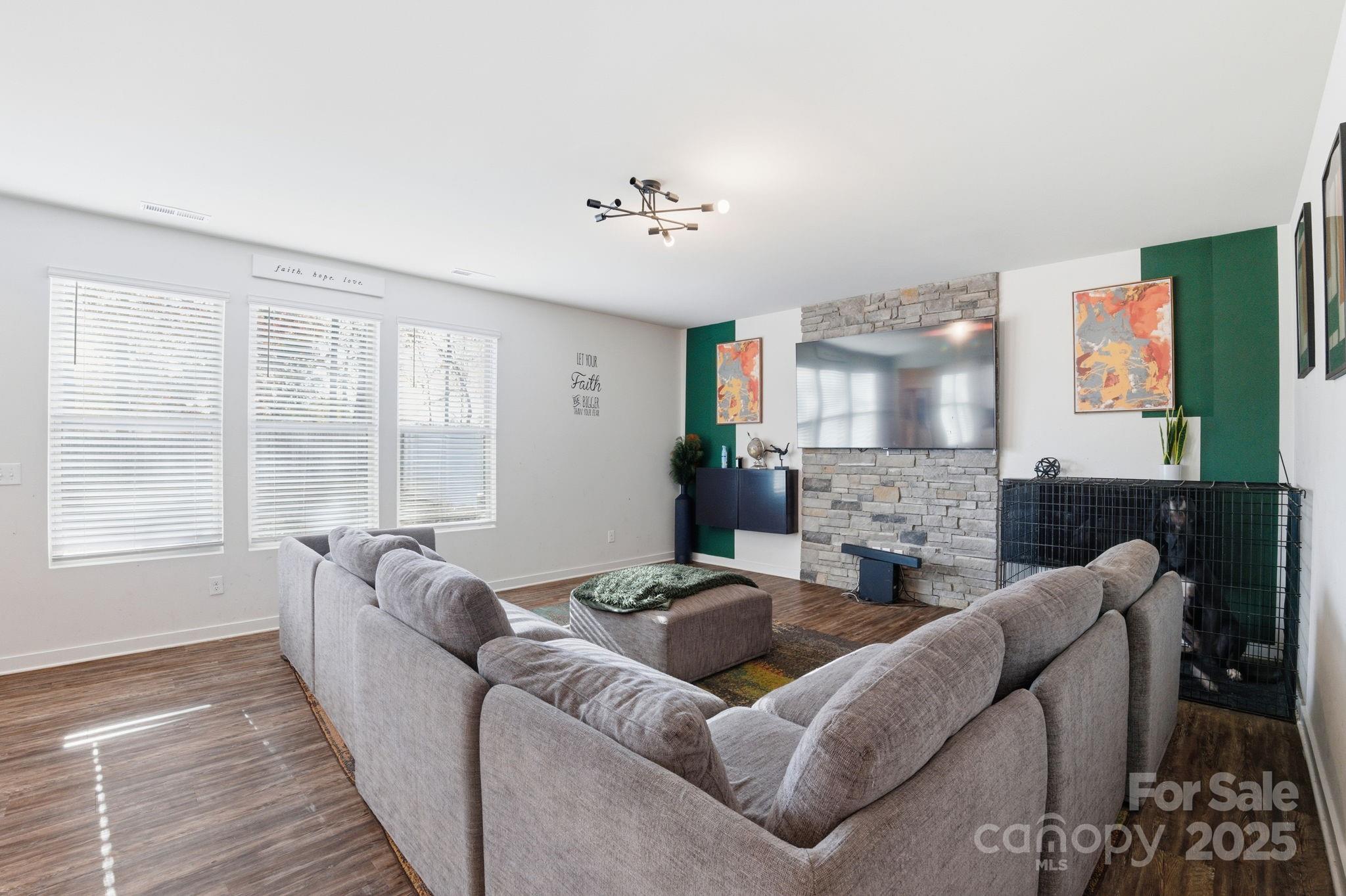 8220 Hudson Forest Drive Property Photo 11