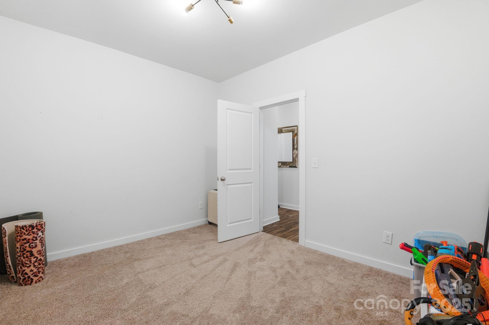 8220 Hudson Forest Drive Property Photo 15